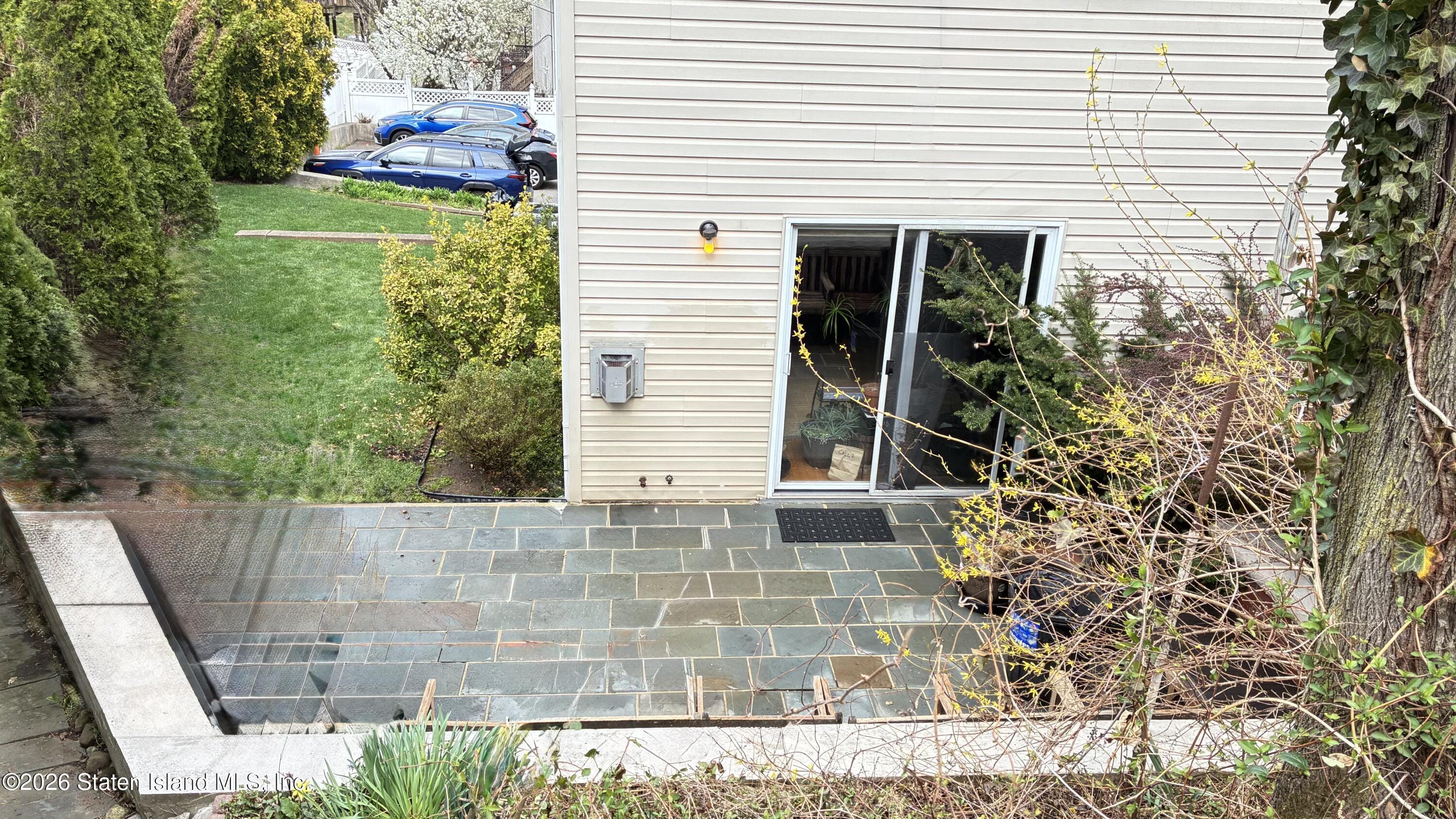 262 Ward Avenue Image 4