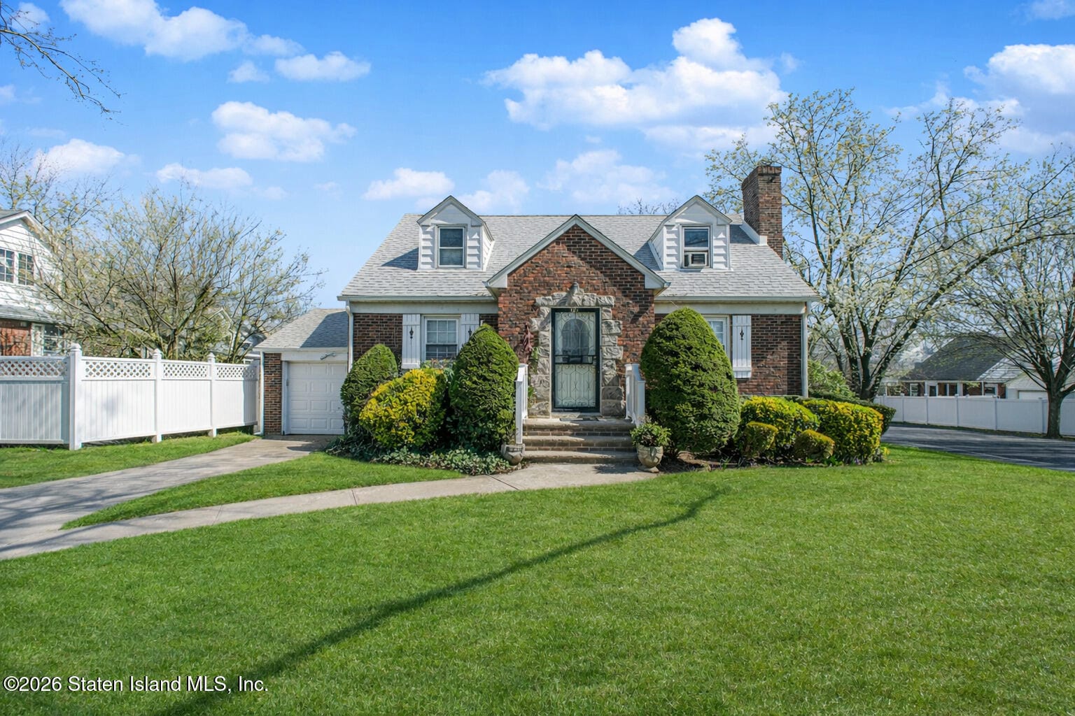 72 10 Street Image 2