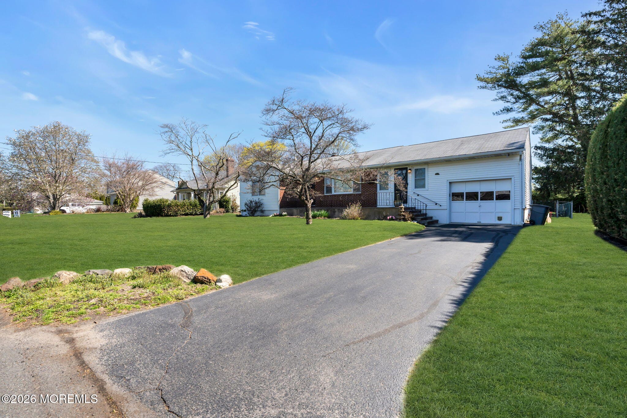 14 Monroe Street Image 3