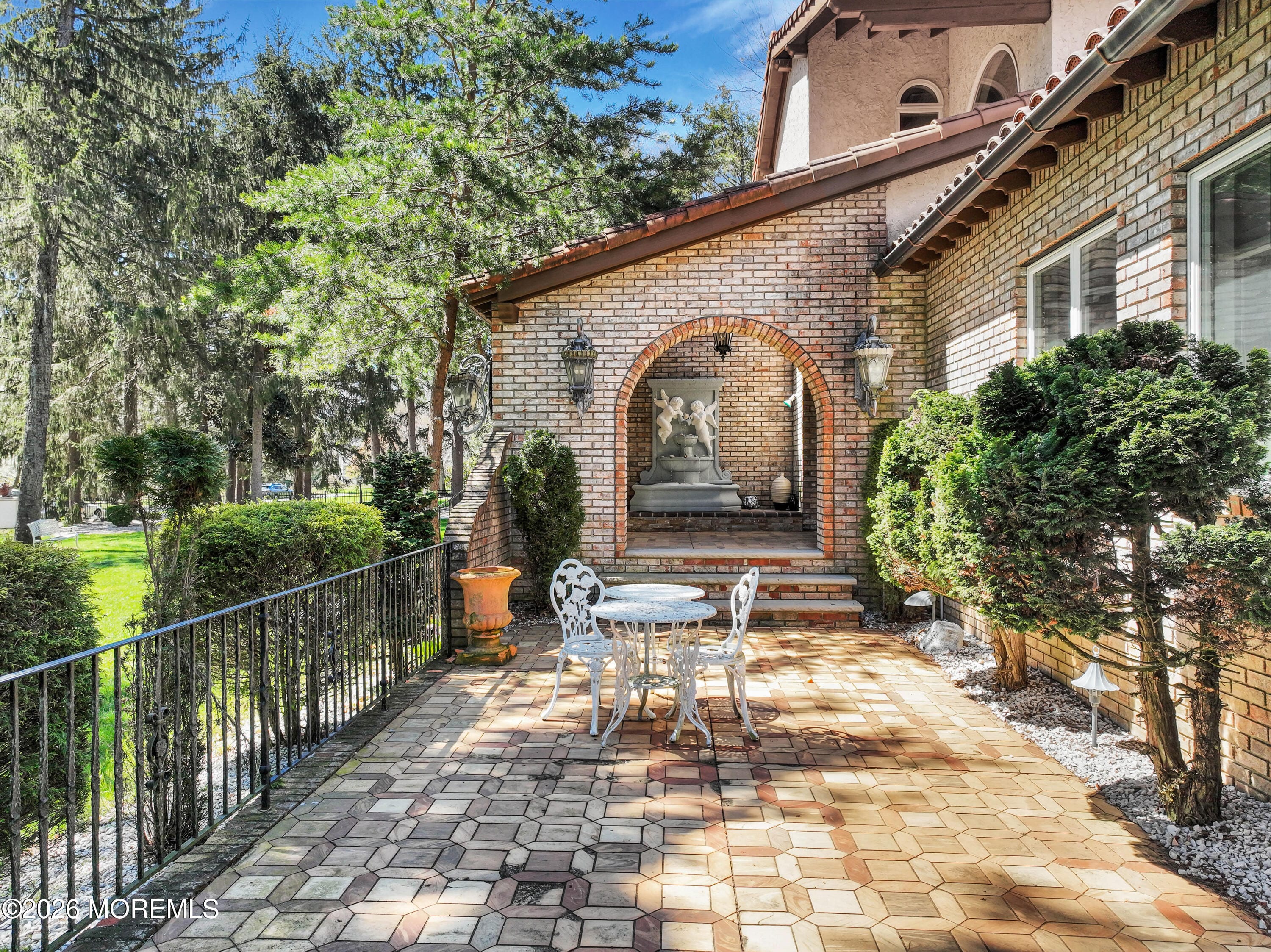 12 Red Fox Run Image 4