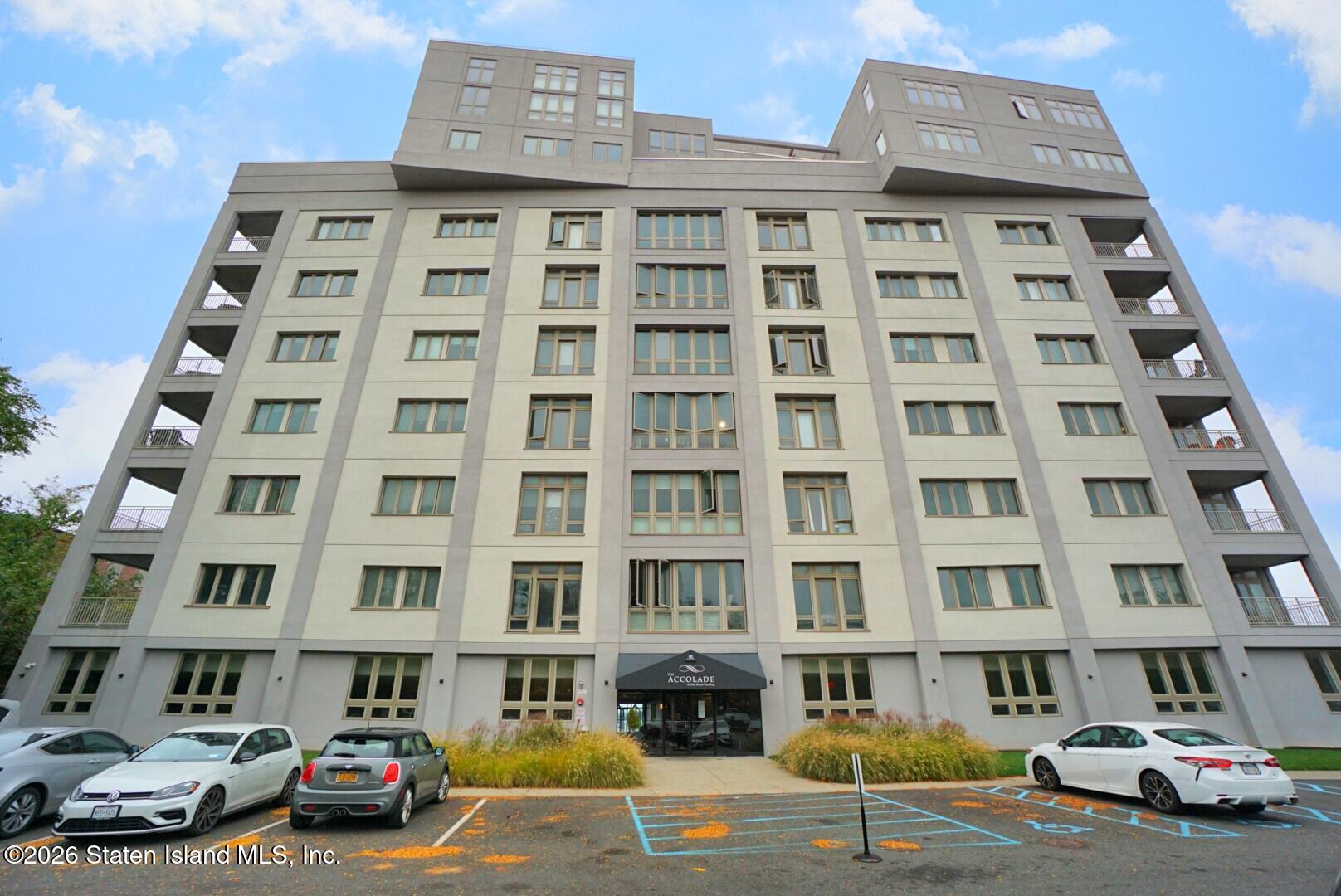 90 Bay Street Landing 4b Image 2