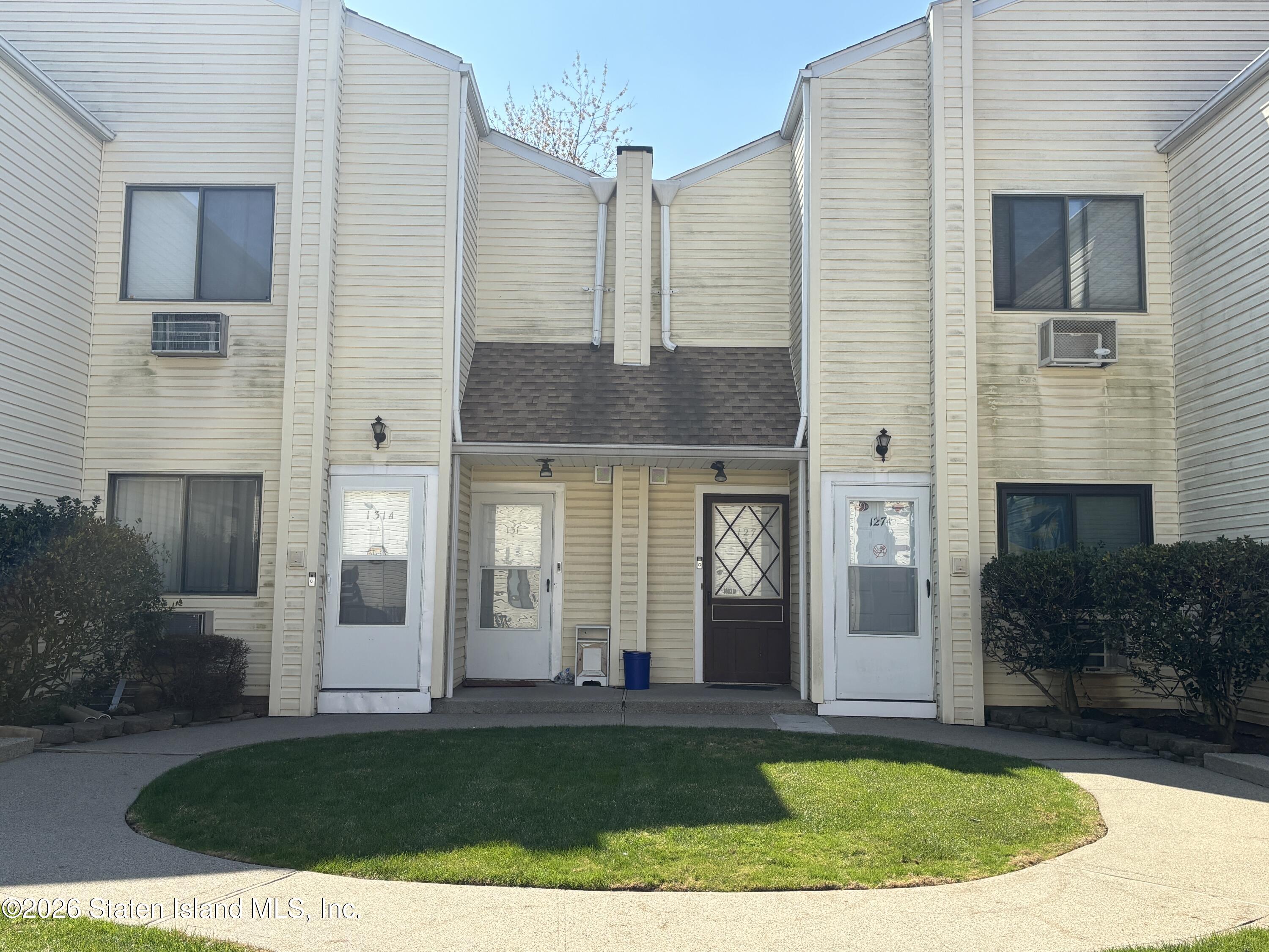 127 Stack Drive, Staten Island, NY, 10312