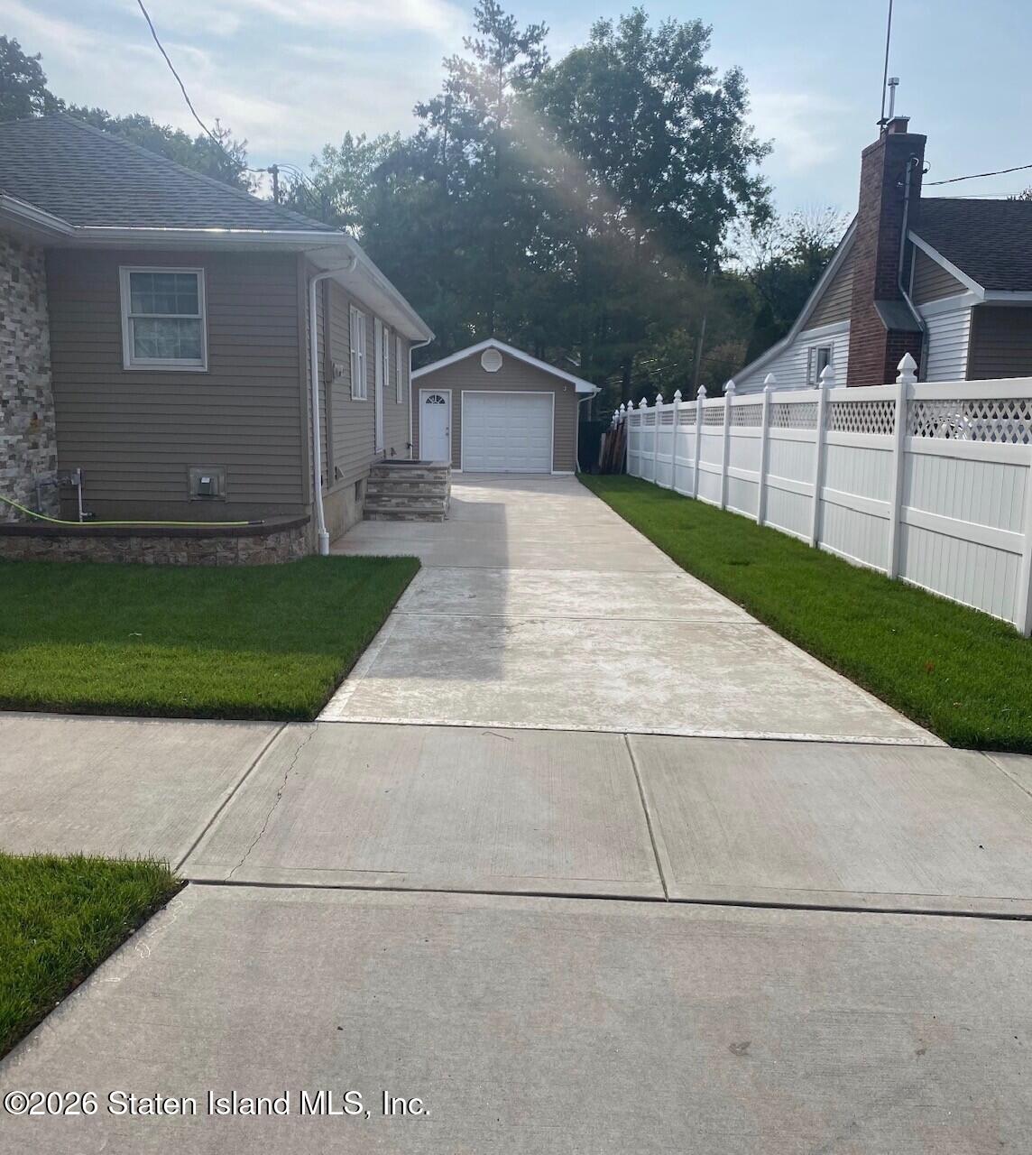 100 Manee Avenue Image 3