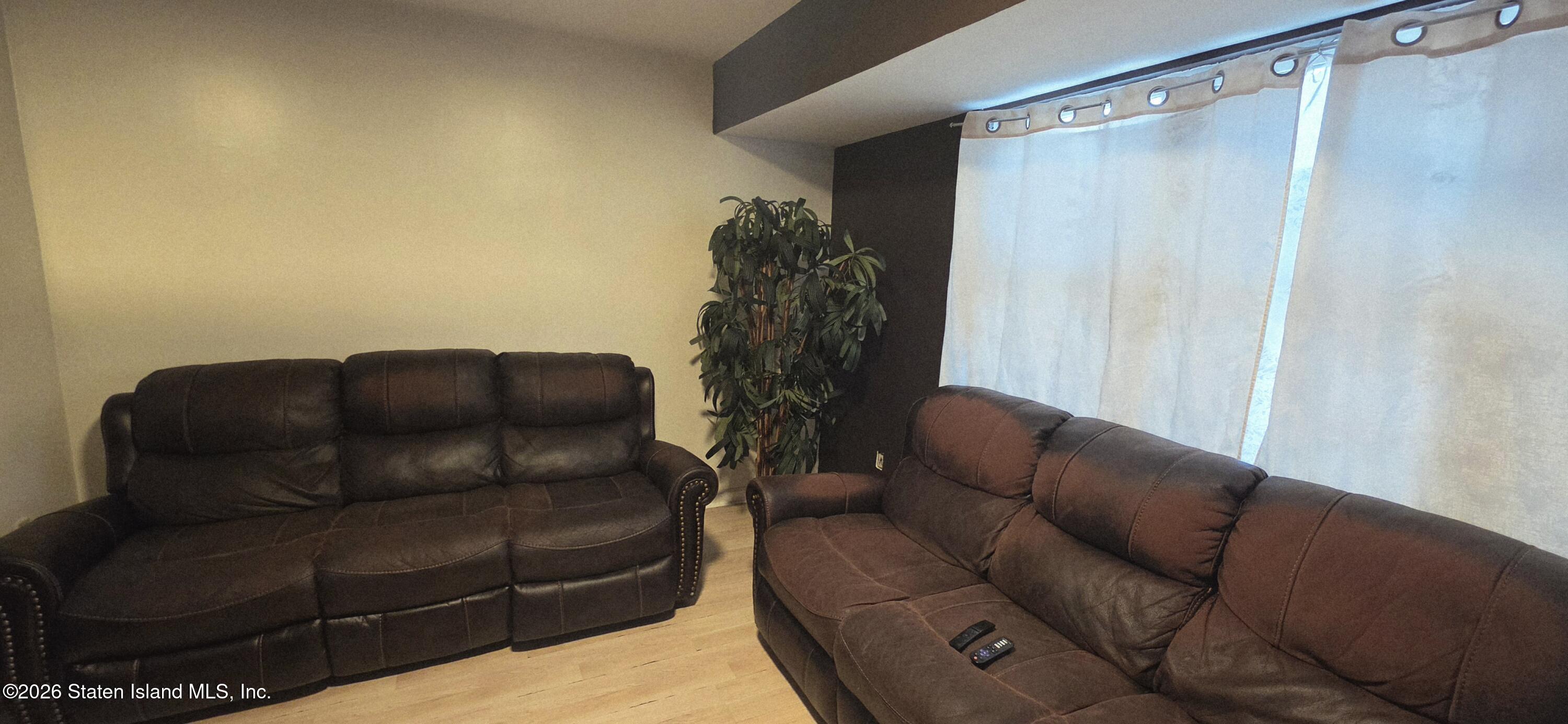 35 Ronald Avenue Image 5