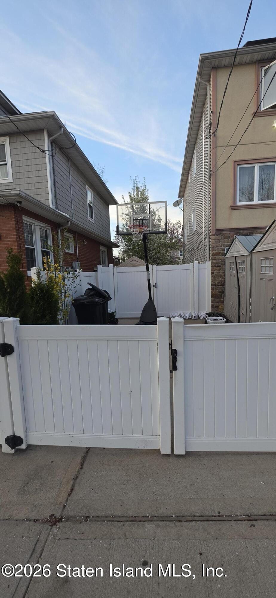 35 Ronald Avenue Image 3