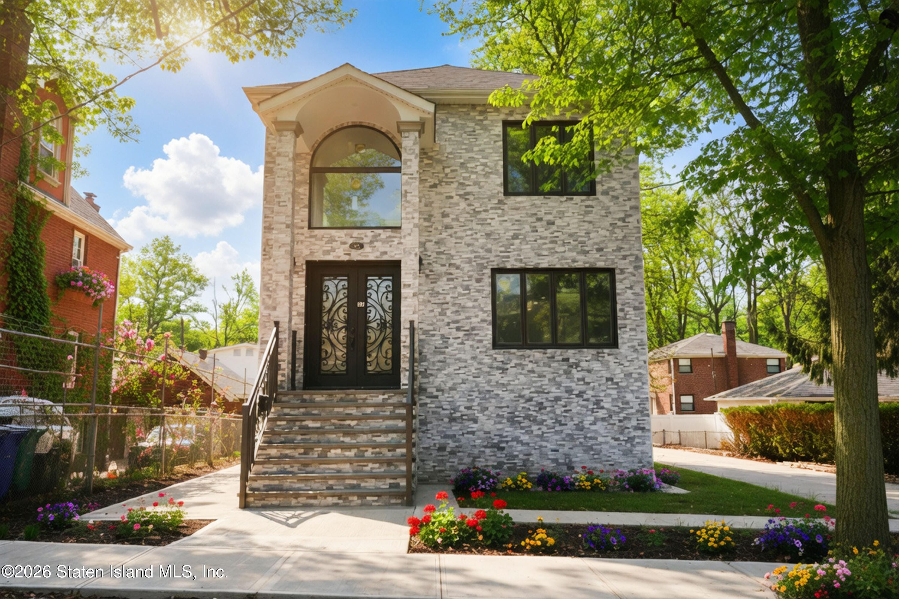 32 Remsen Street Image 1