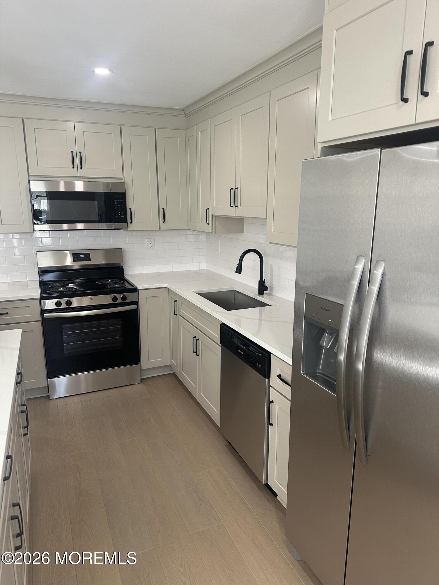 316 Coventry Court E Image 5