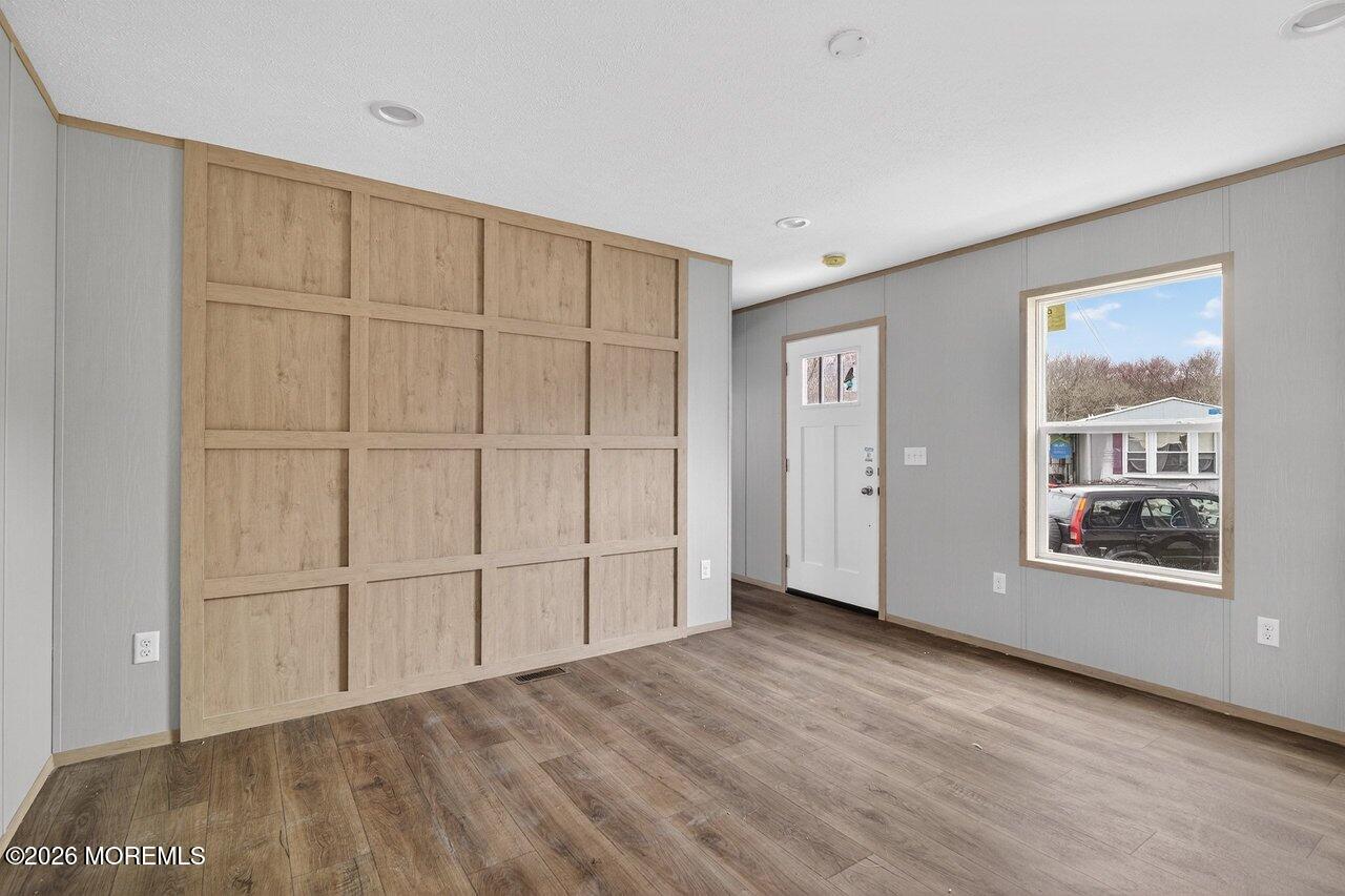 228 Maple Street Image 3