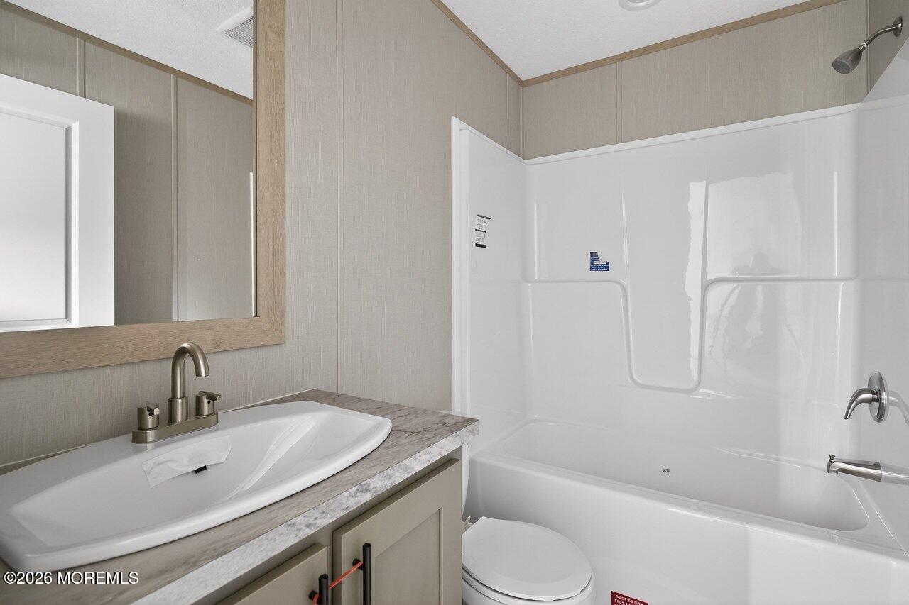 228 Maple Street Image 4