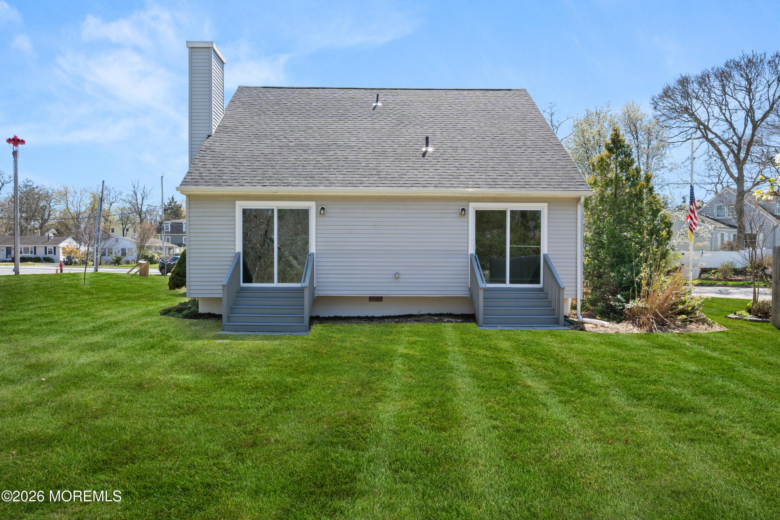 7 Lake Avenue Image 5