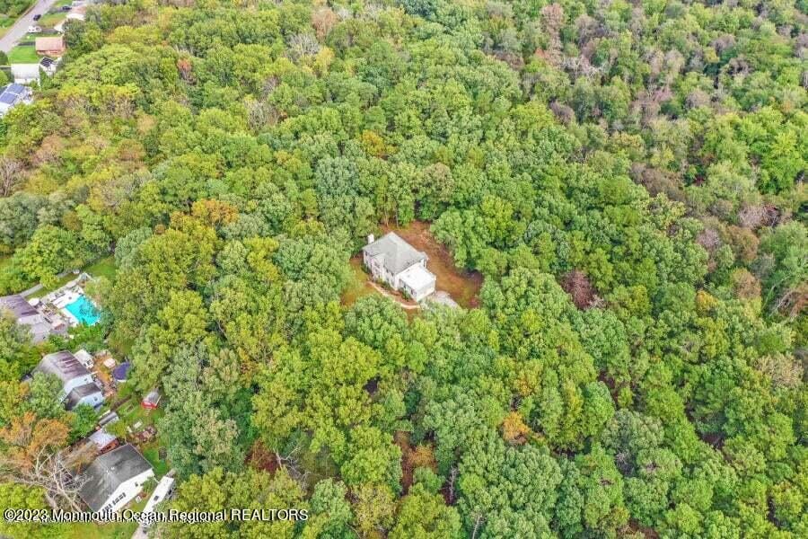 2557 Huckleberry Road Image 4