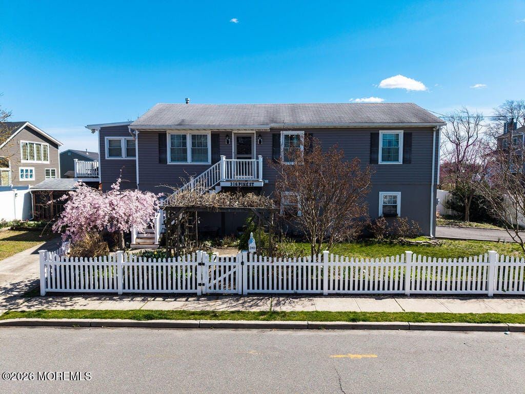 310 Pine Street Image 2