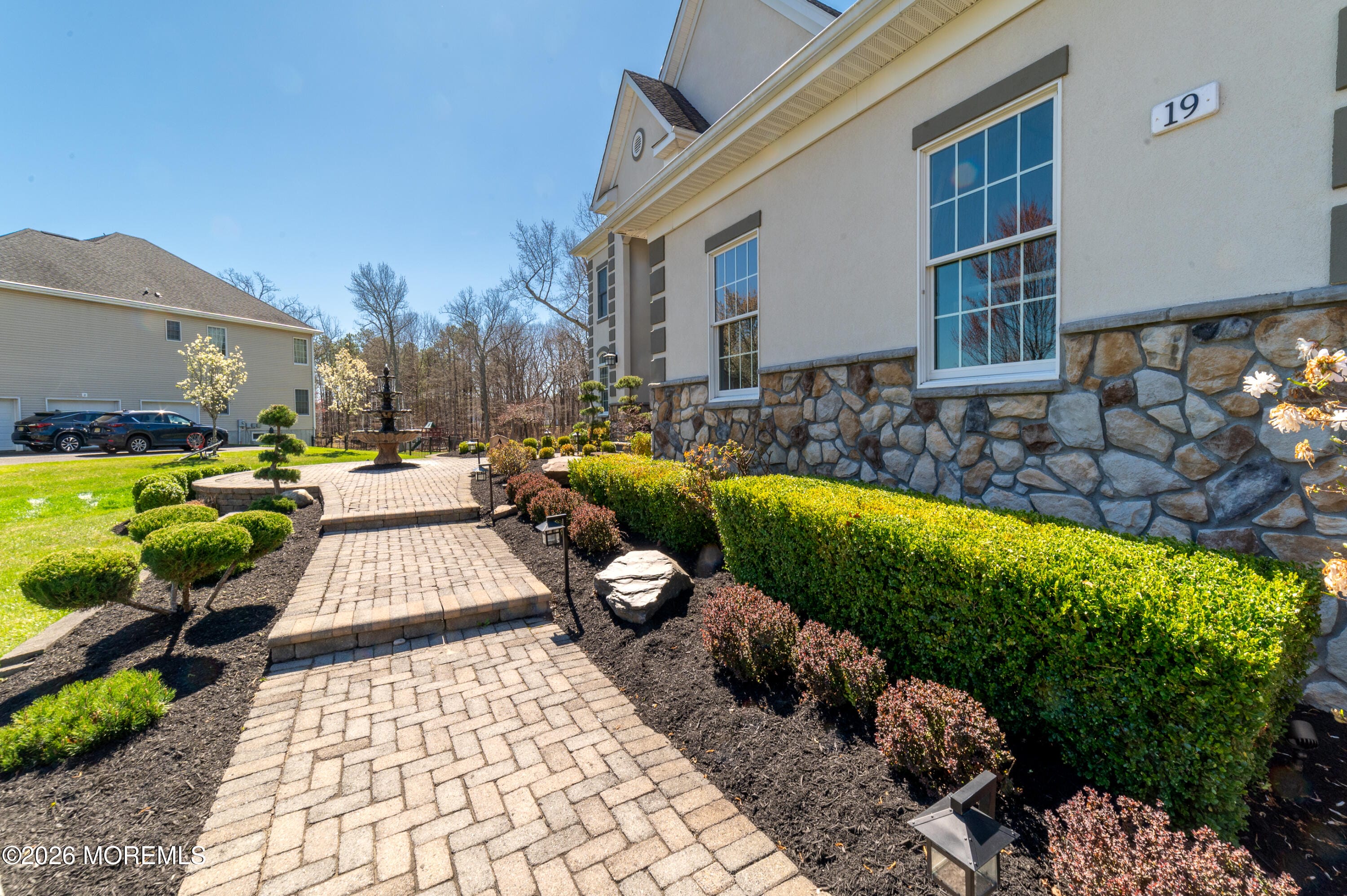 19 Lakeside Drive Image 3