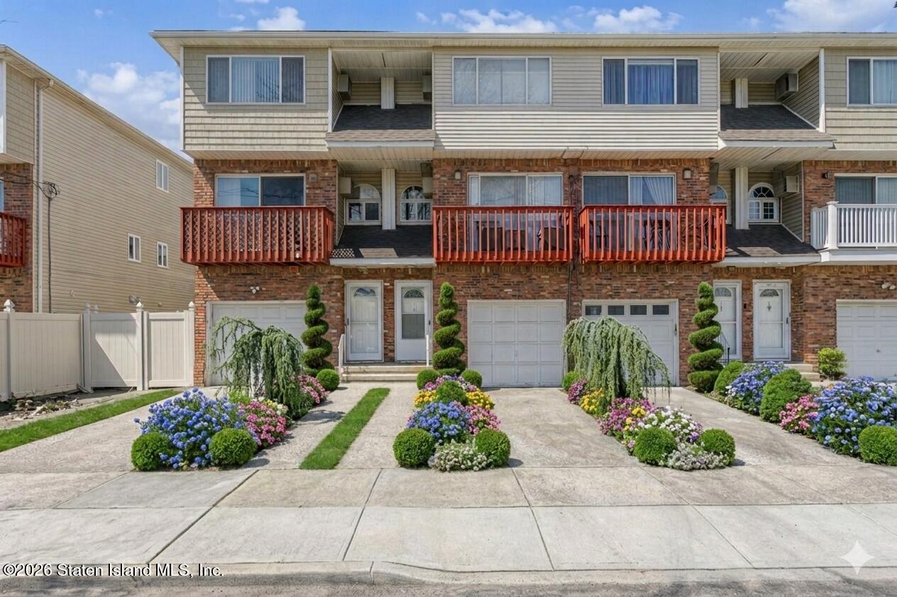 210 Tennyson Drive, Staten Island, NY, 10308