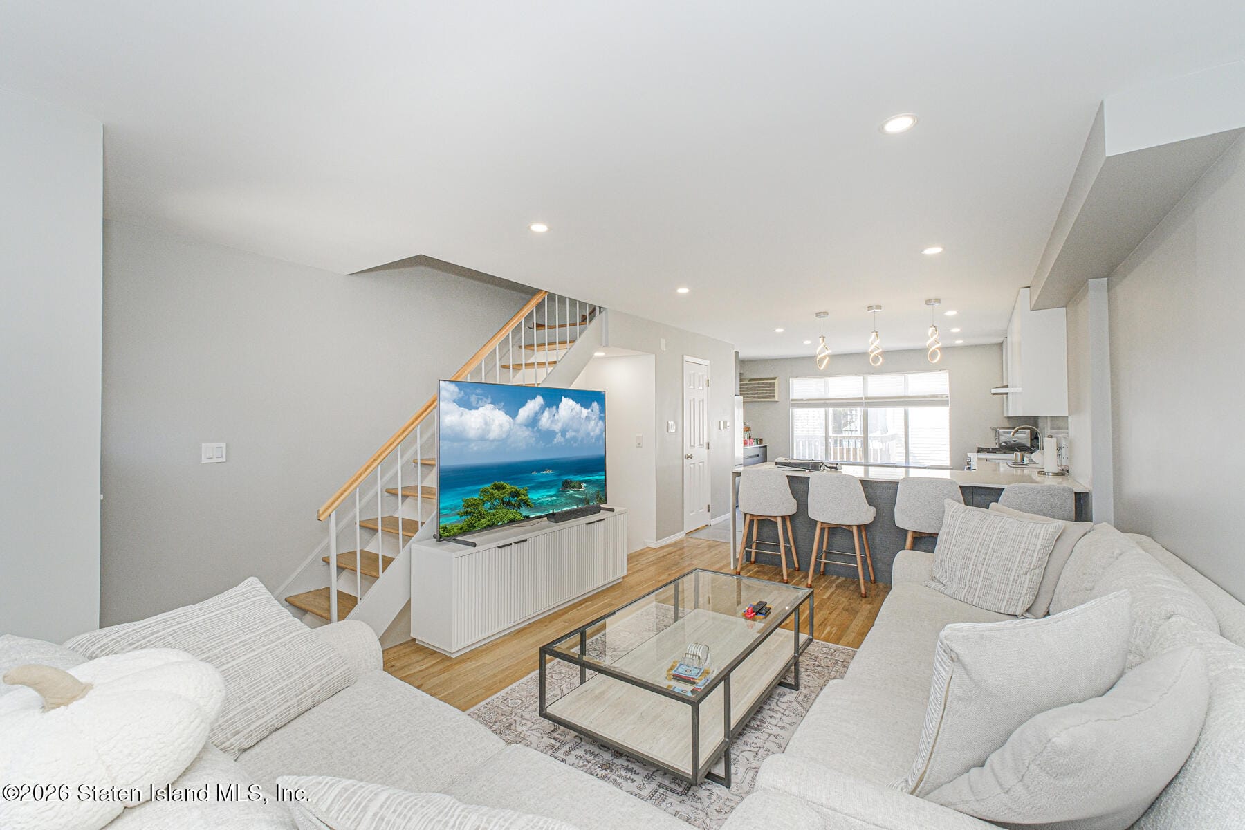 210 Tennyson Drive Image 3