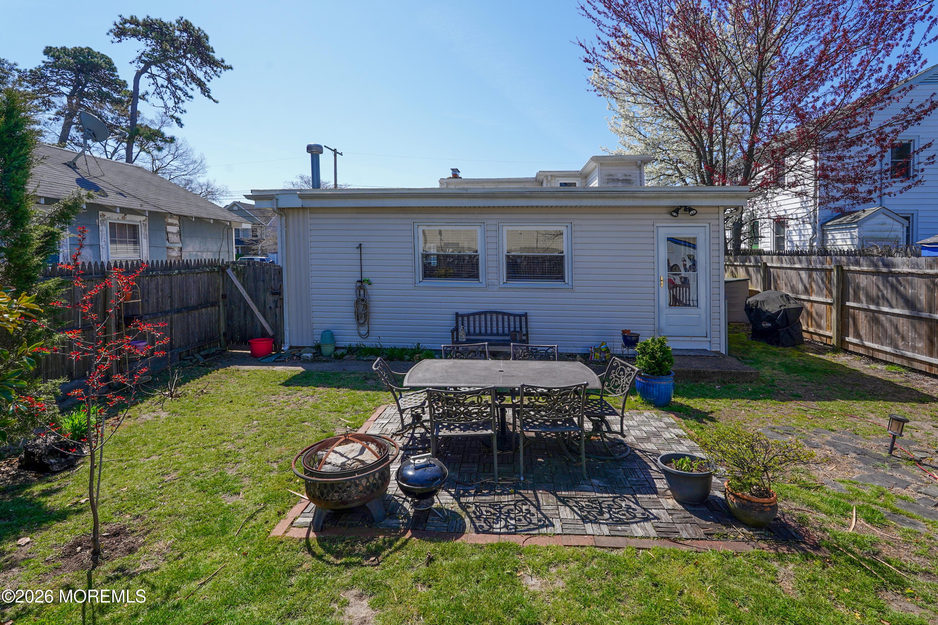 2147 Beach Boulevard Image 4