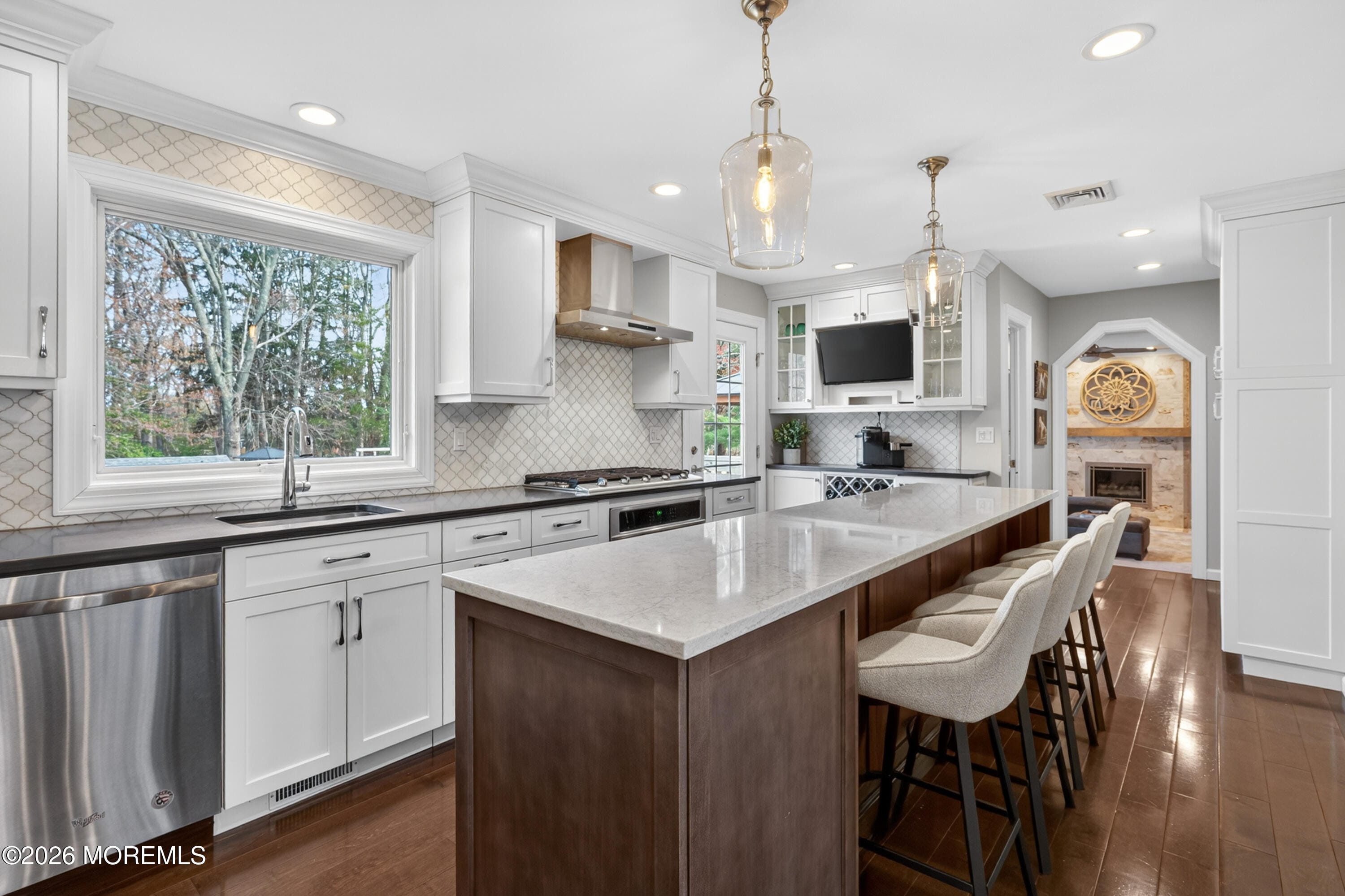 1910 Robin Hood Drive Image 4