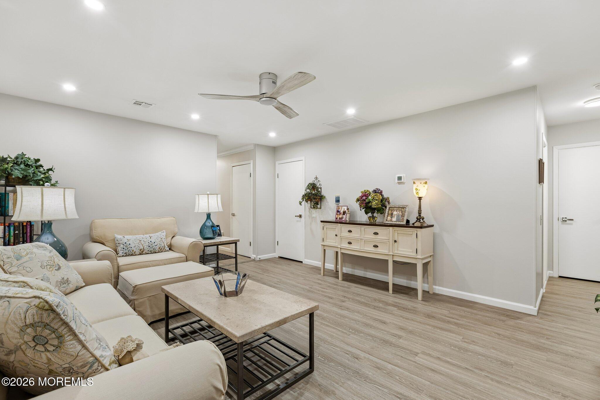 3B Greenwood Lane 62 Image 5