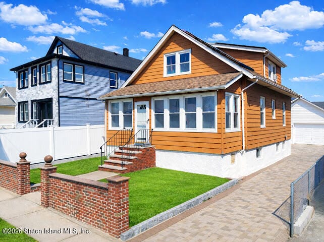 101 Smith Place Image 2