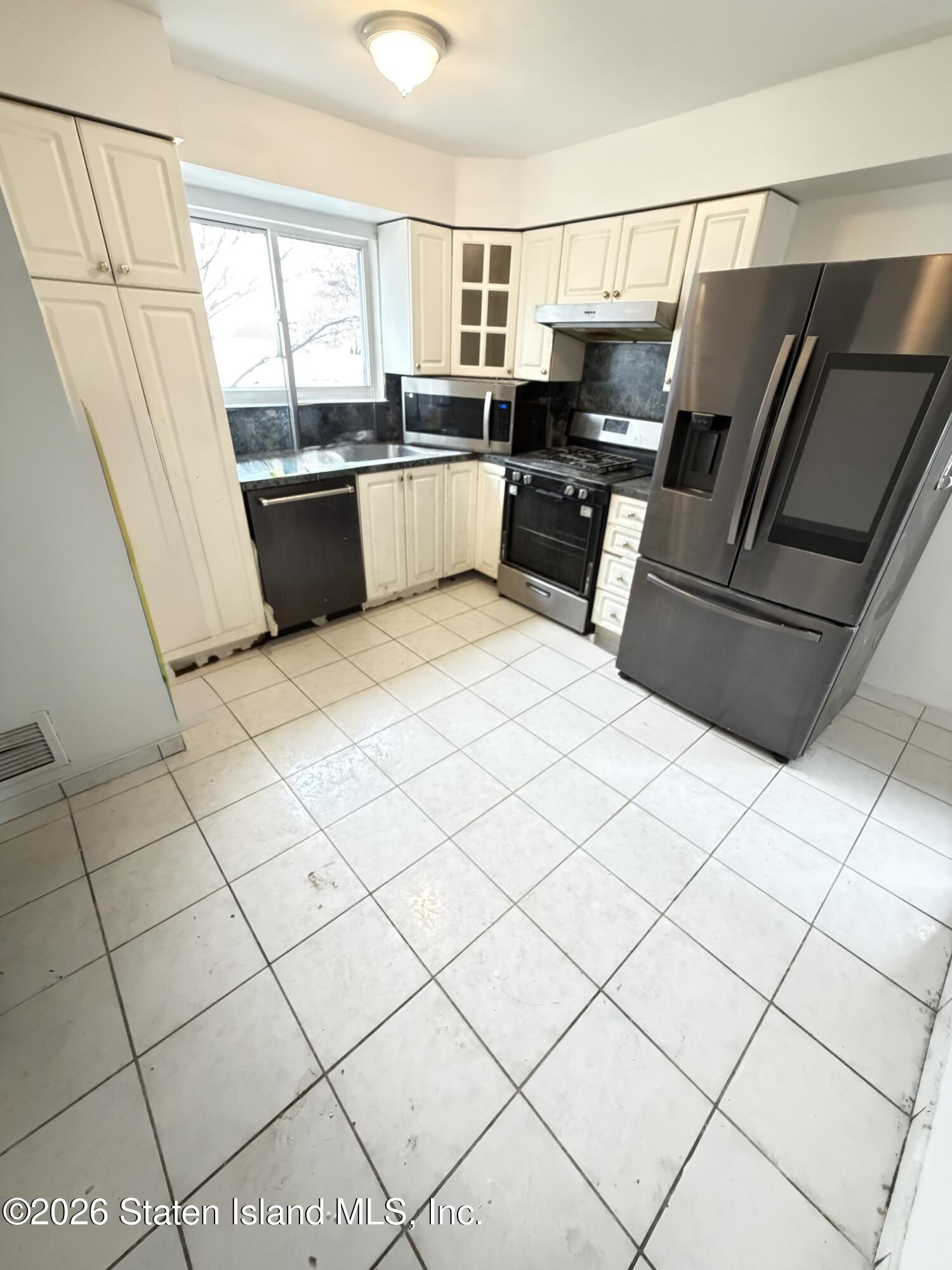 299 Bedford Avenue Image 2