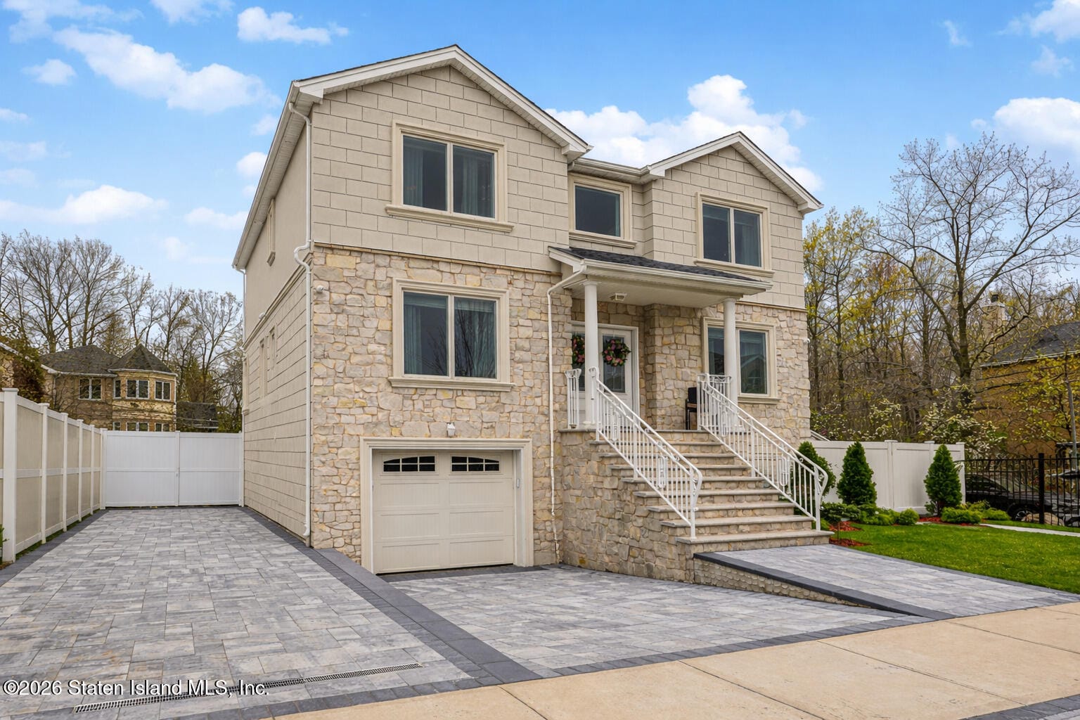 3 Fonda Place Image 3