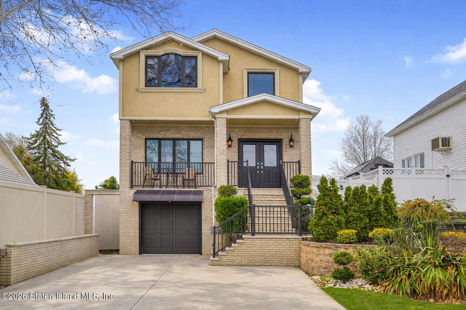 190 Manhattan Street Image 3