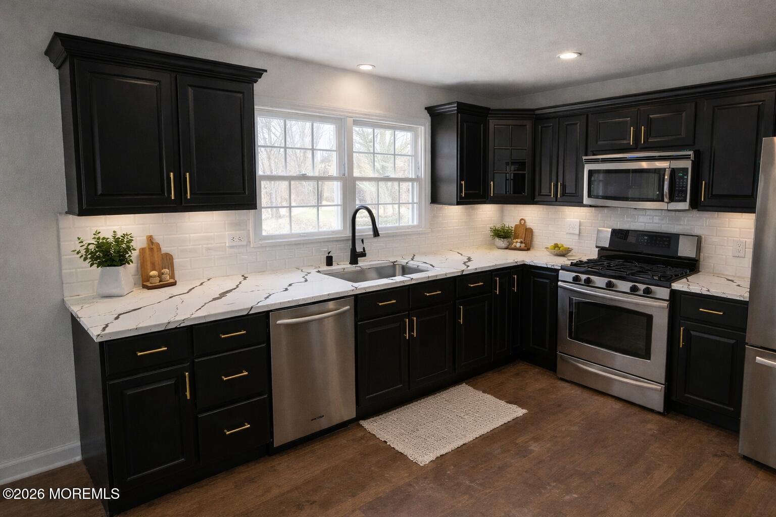 4 Blue Hills Drive Image 3