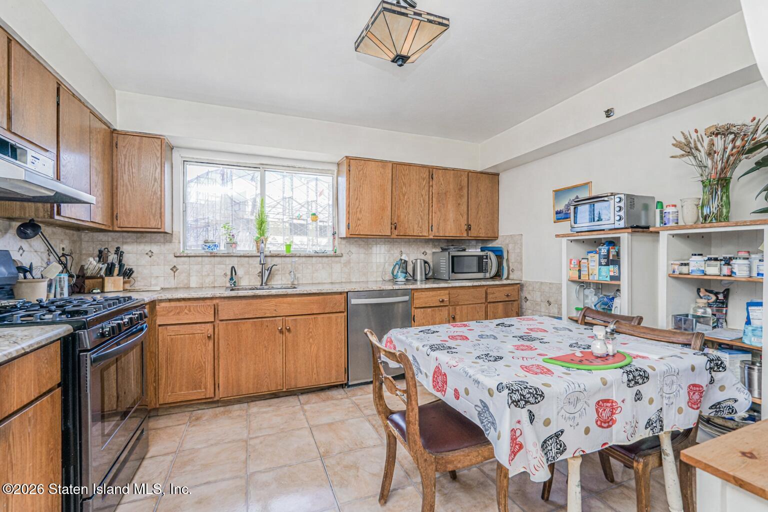 47 Tappen Court, Staten Island, NY, 10304 image 6