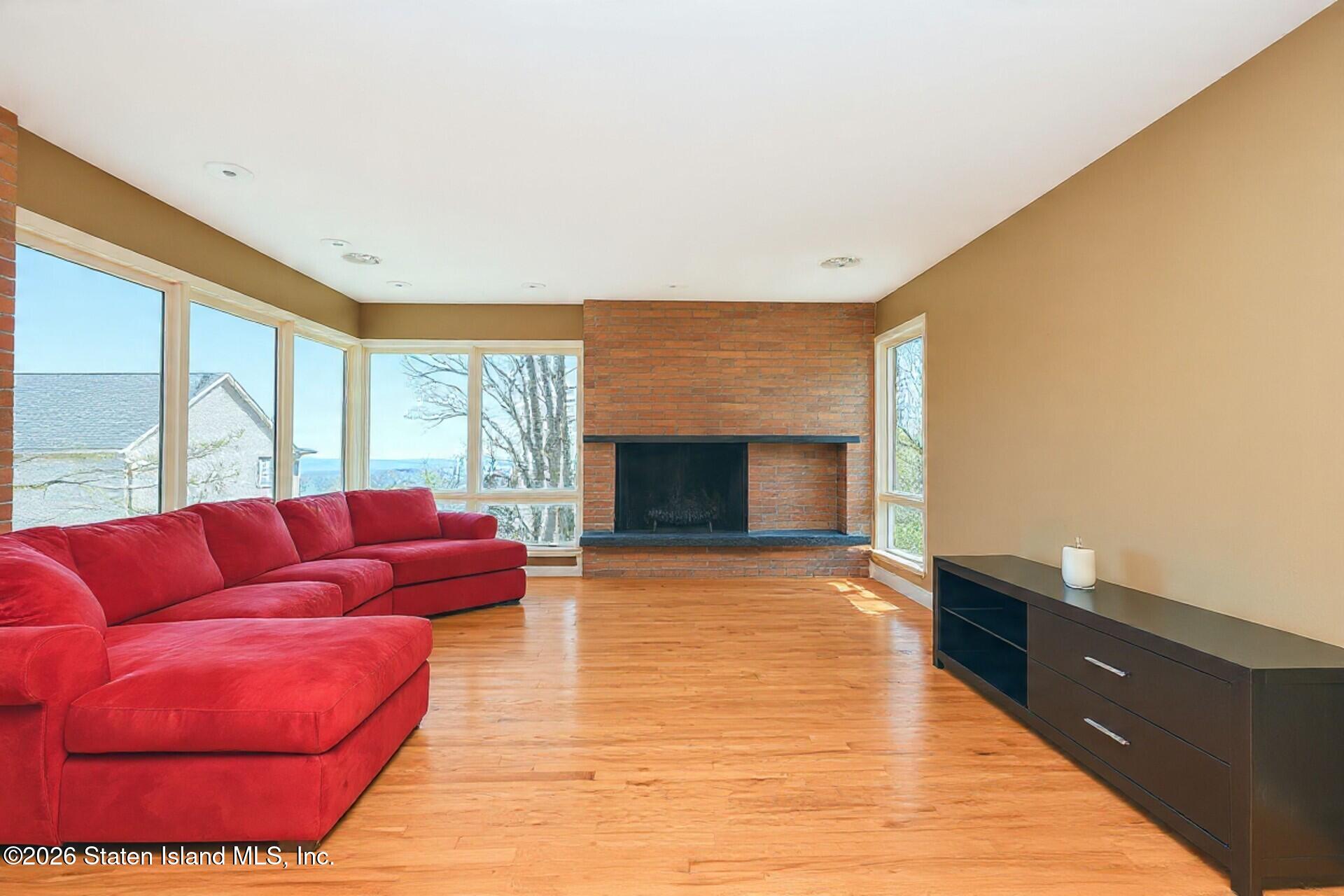 18 Emerson Avenue Image 5