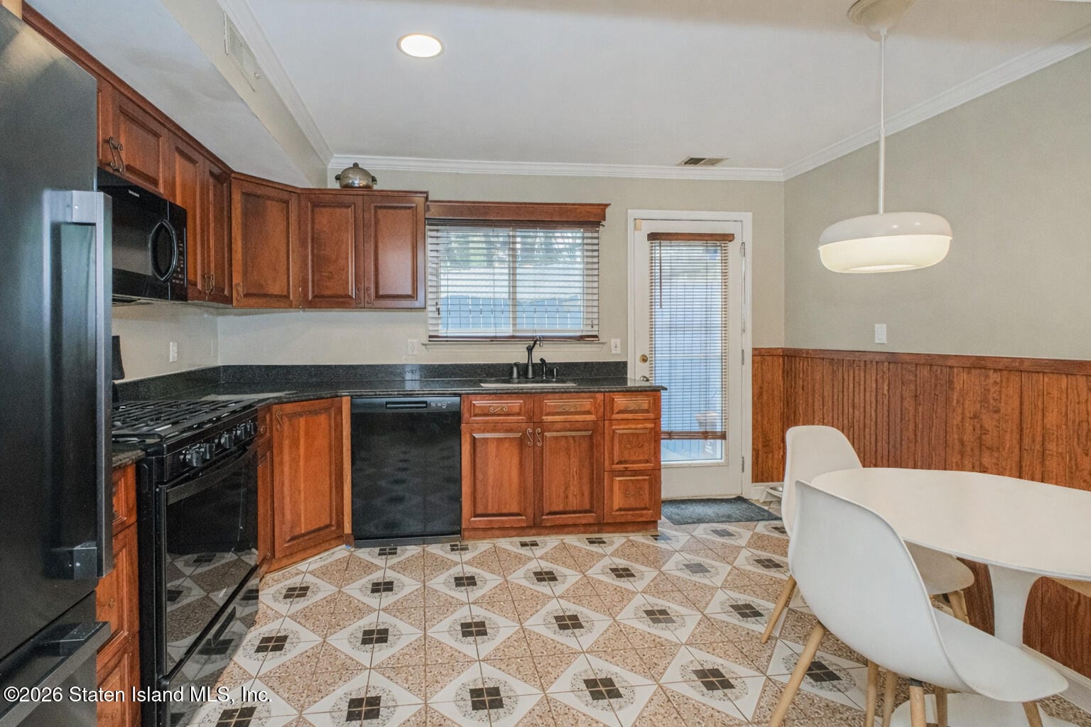 221 Arlo Road Image 4