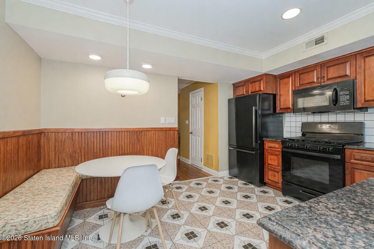 221 Arlo Road Image 5