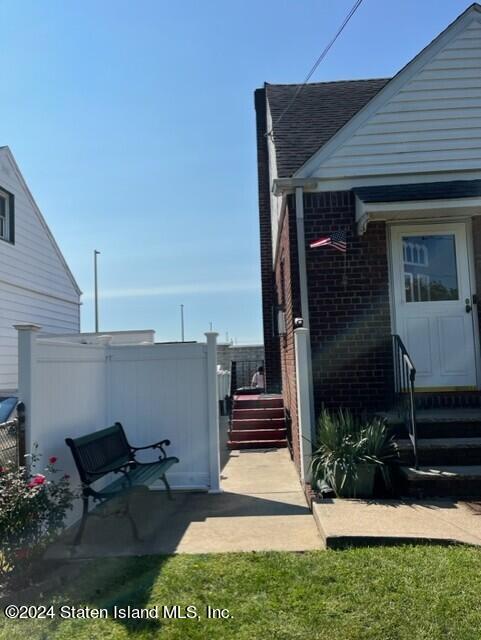 424 Netherland Avenue Image 4