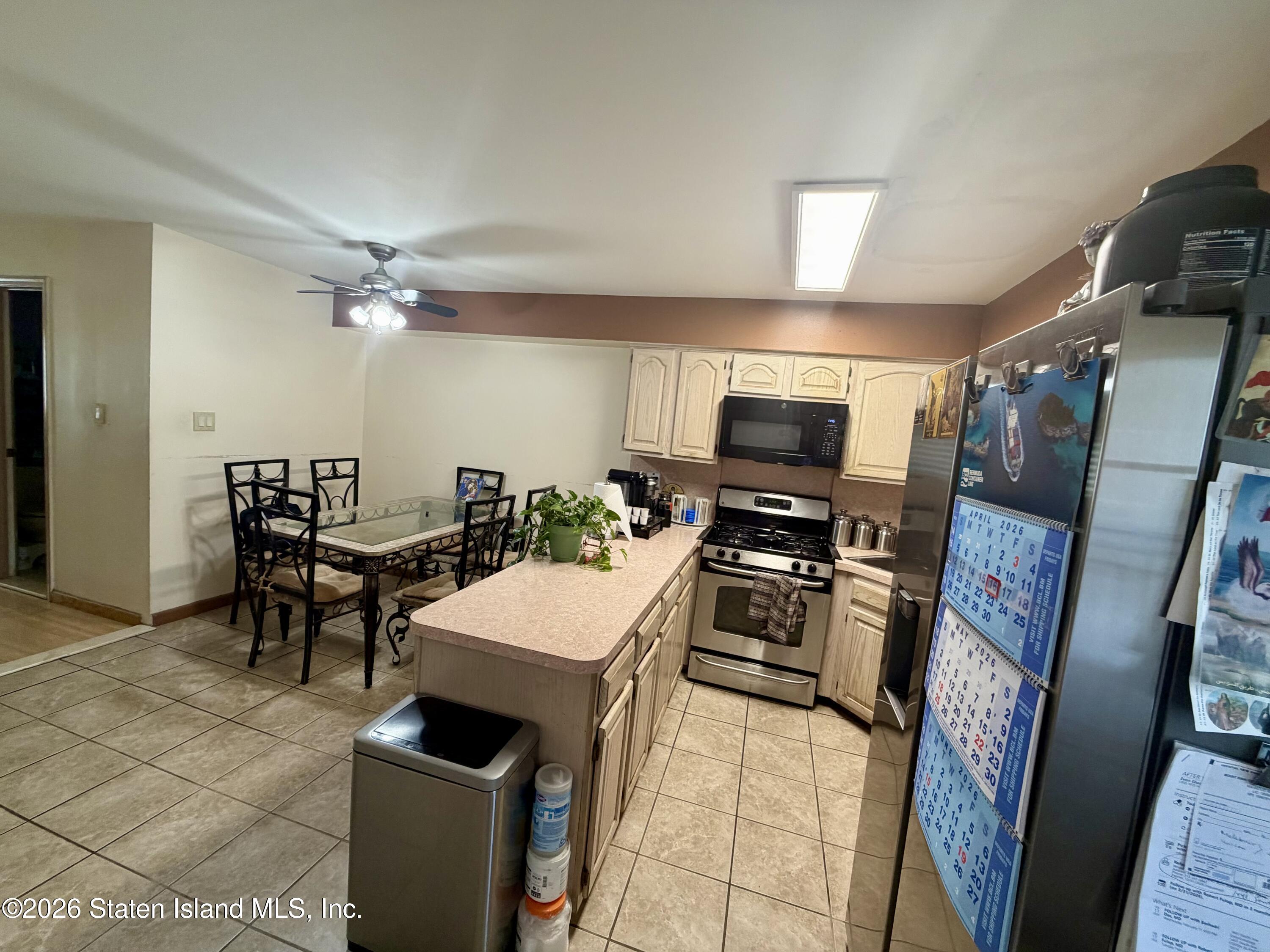 32 Hirsch Lane Image 3