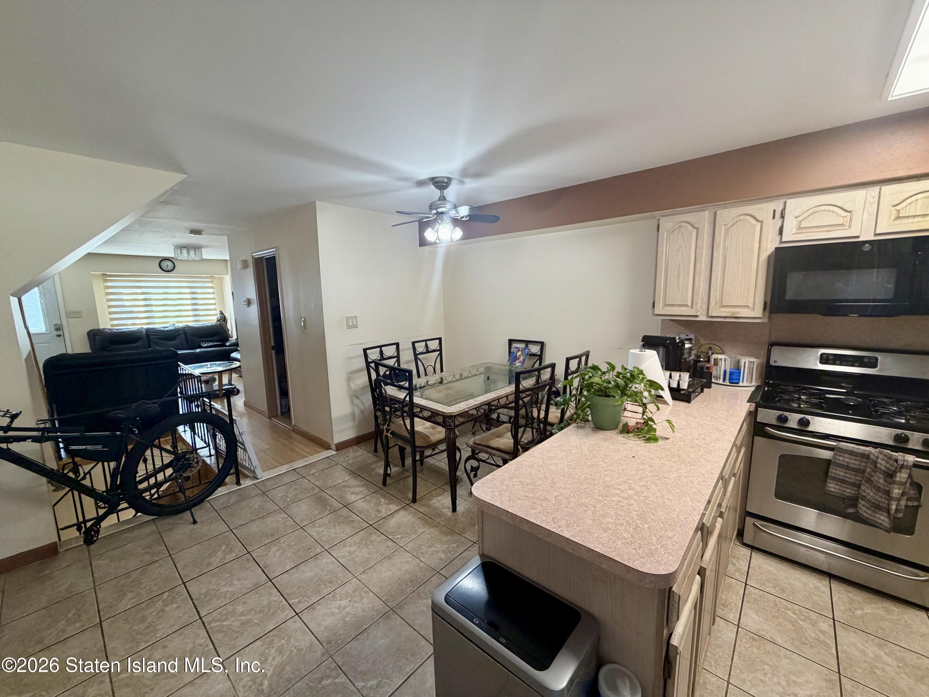 32 Hirsch Lane Image 4