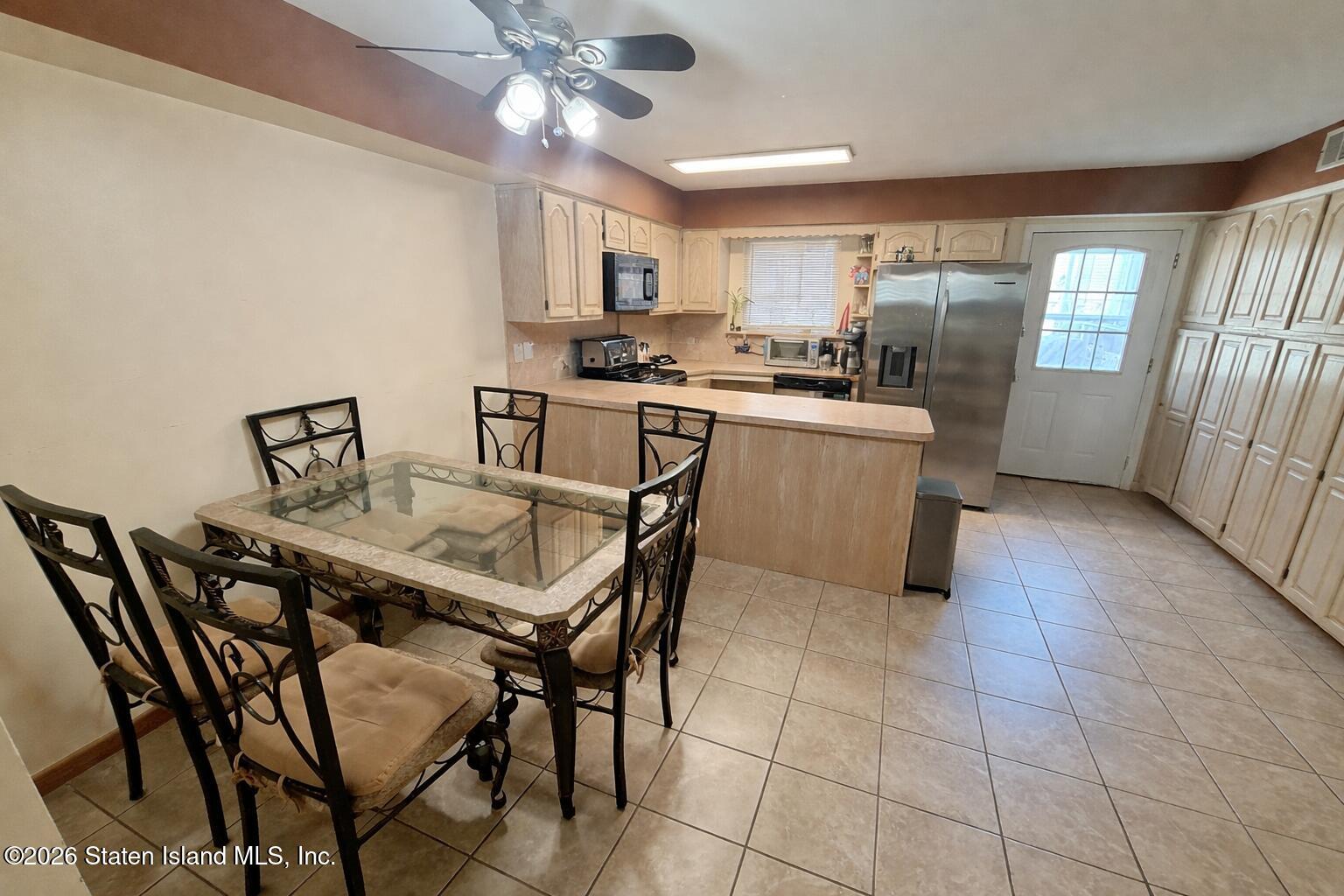 32 Hirsch Lane Image 5