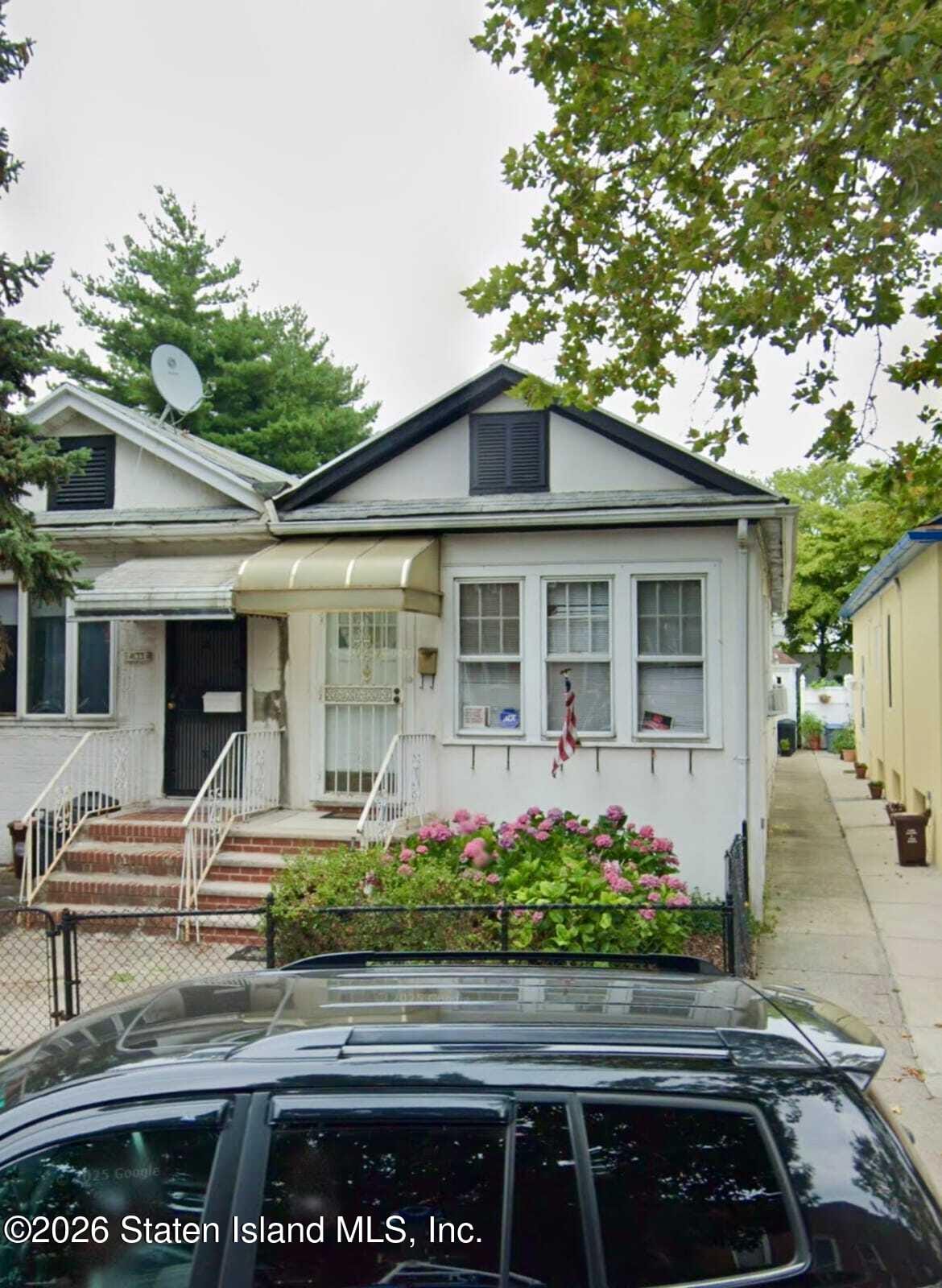 1637 West 1st Street Image 2