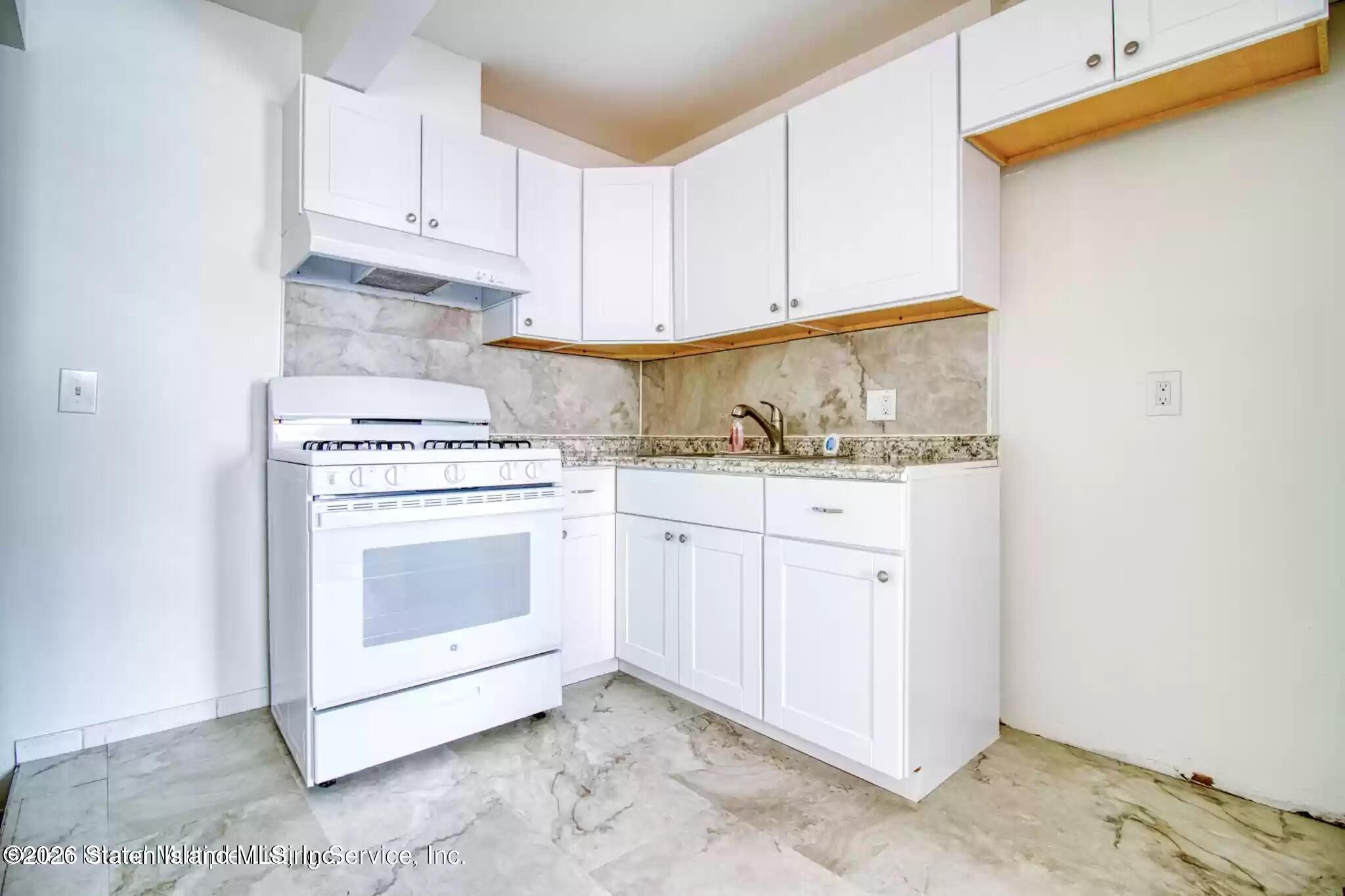 360 Barlow Avenue 5a Image 2