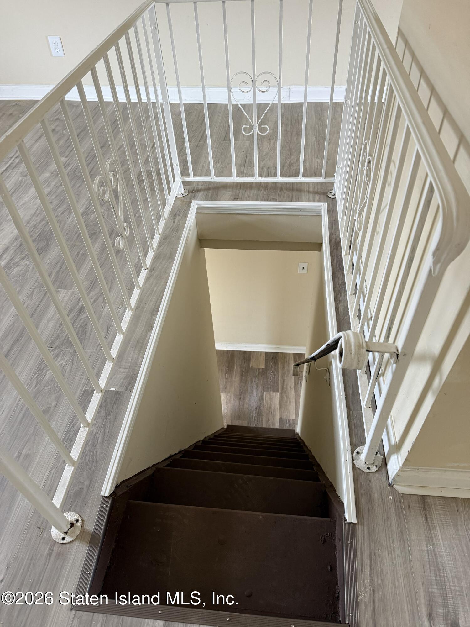 102 Maple Avenue Image 5