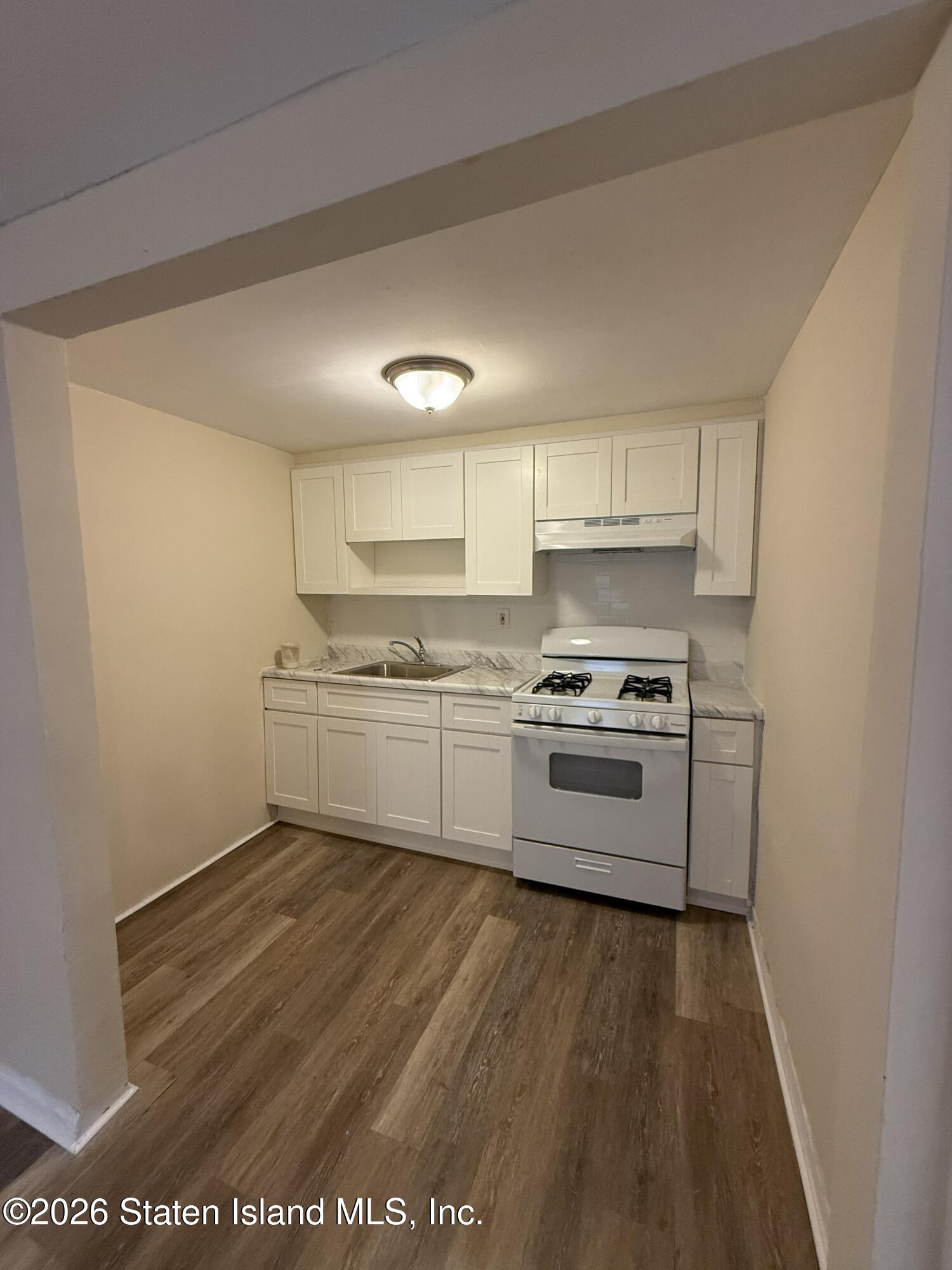 102 Maple Avenue Image 3