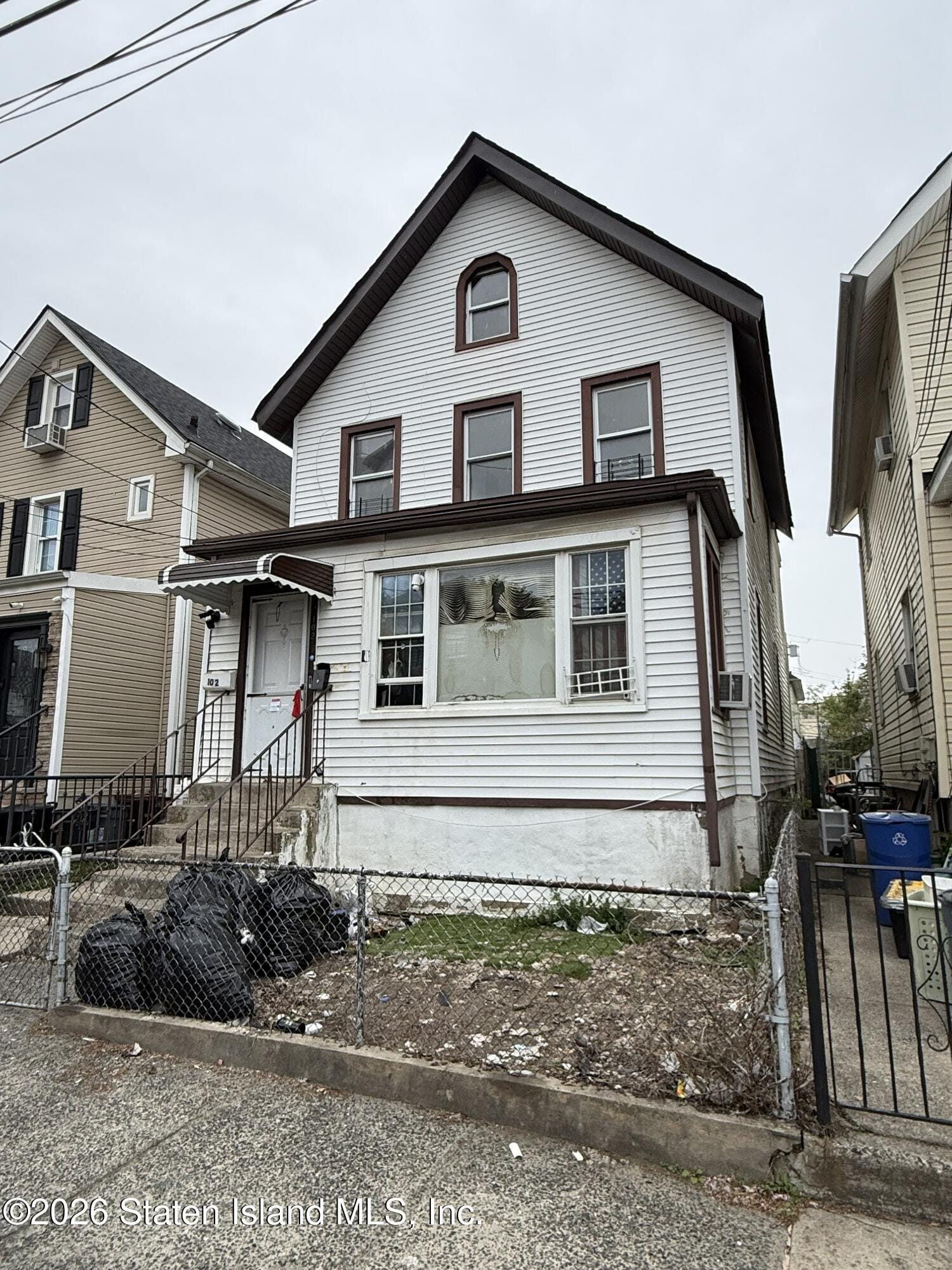 102 Maple Avenue Image 2