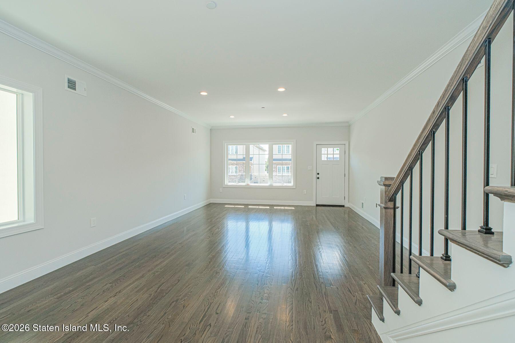 77 Alberta Avenue Image 3