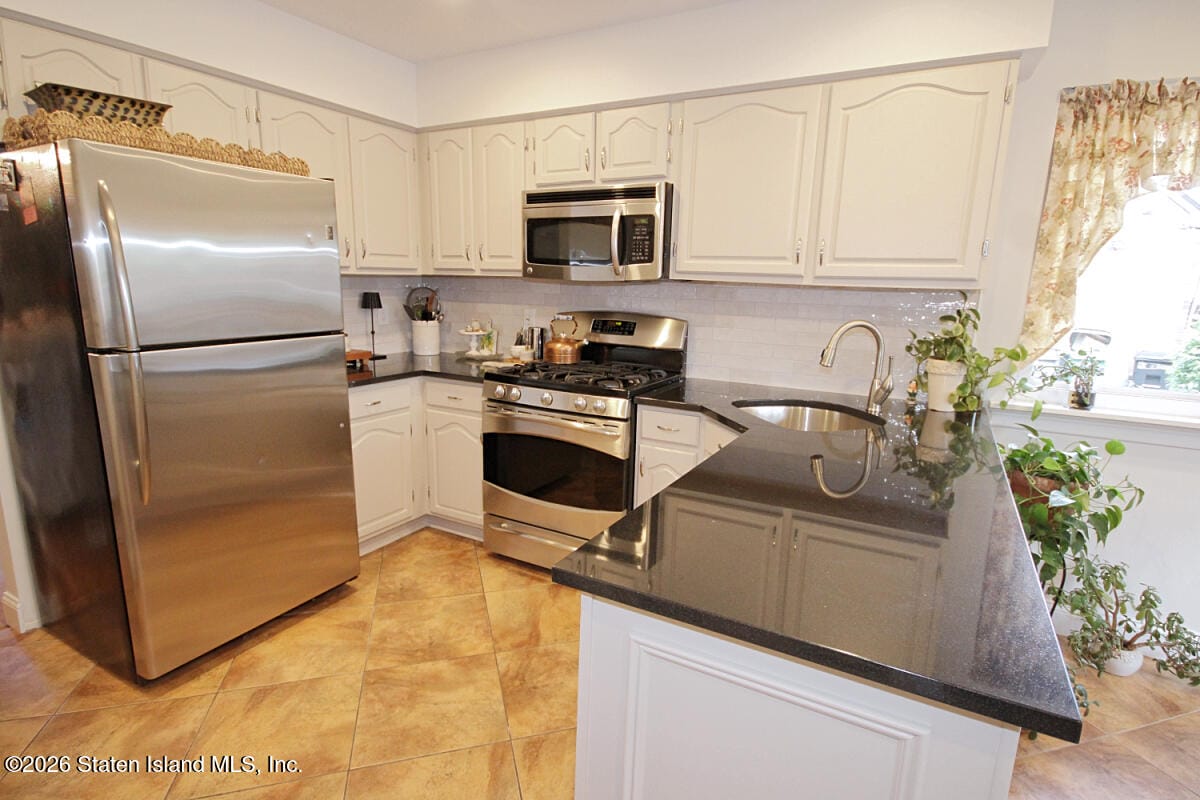 951 W Fingerboard Road, Staten Island, NY, 10304 image 7