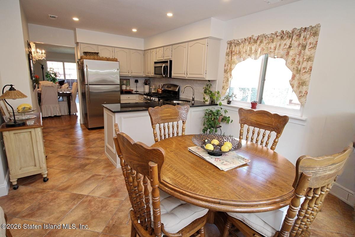 951 W Fingerboard Road, Staten Island, NY, 10304 image 11