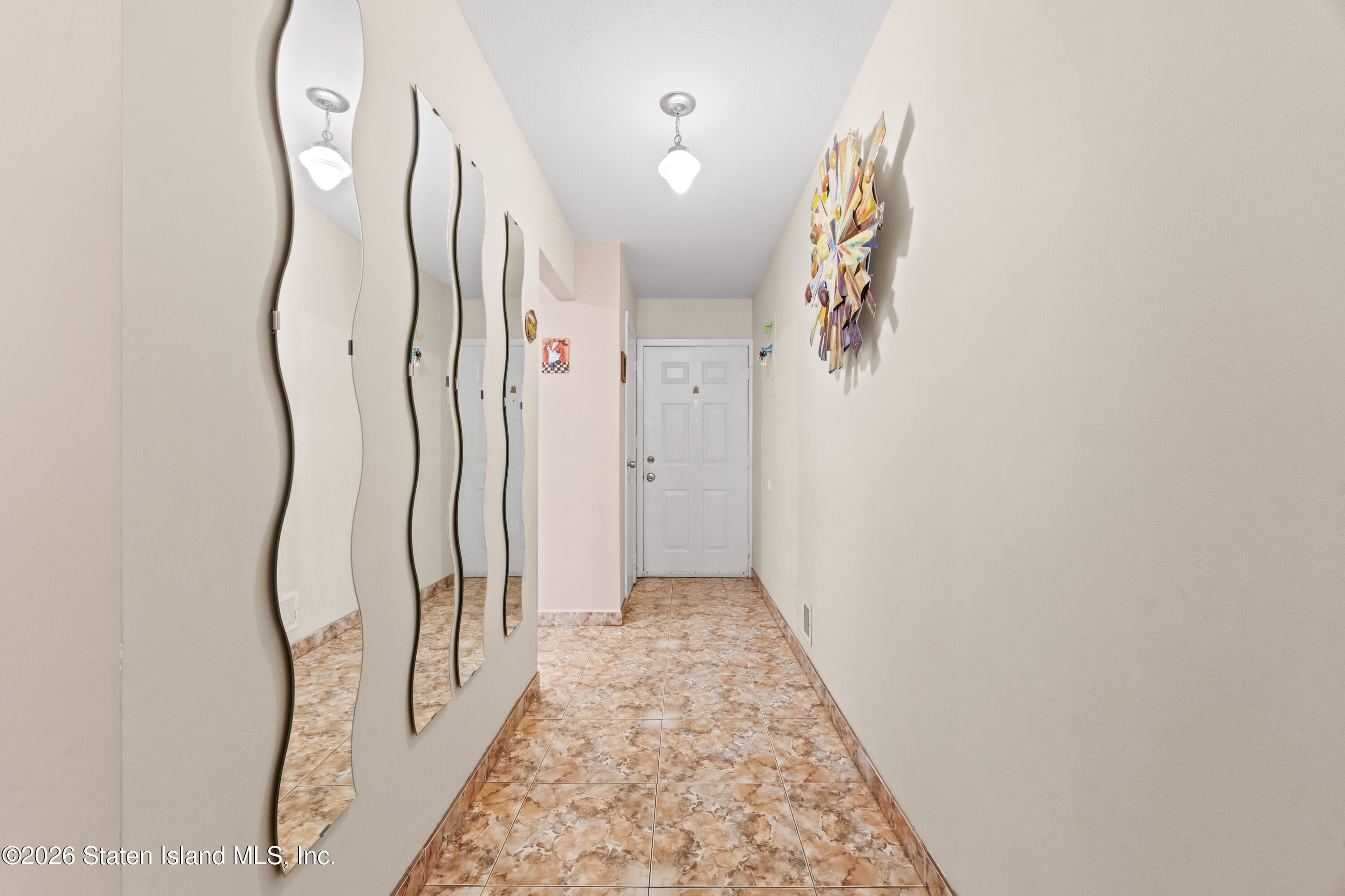 979 W Fingerboard Road Image 2