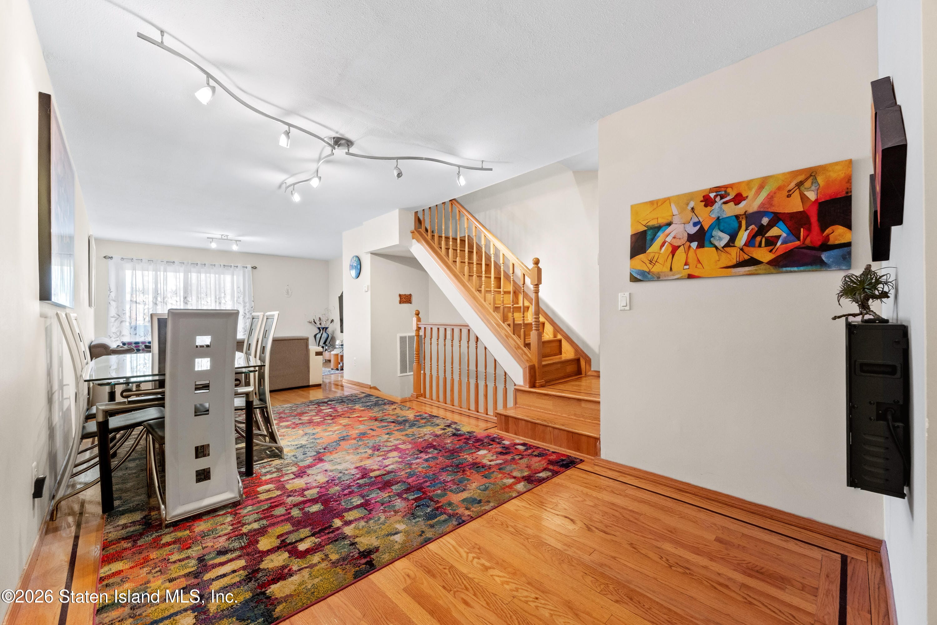 979 W Fingerboard Road Image 3