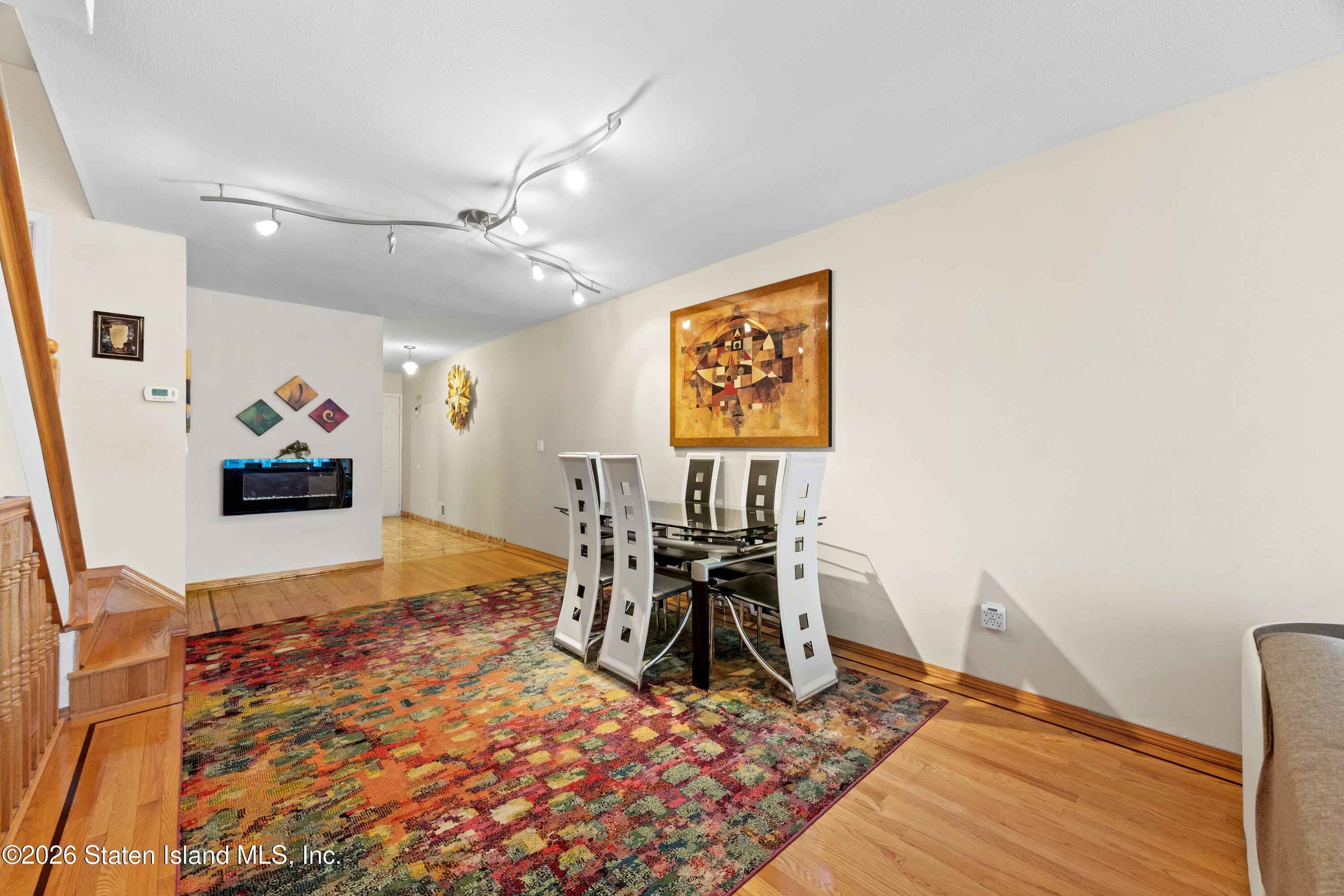 979 W Fingerboard Road Image 4