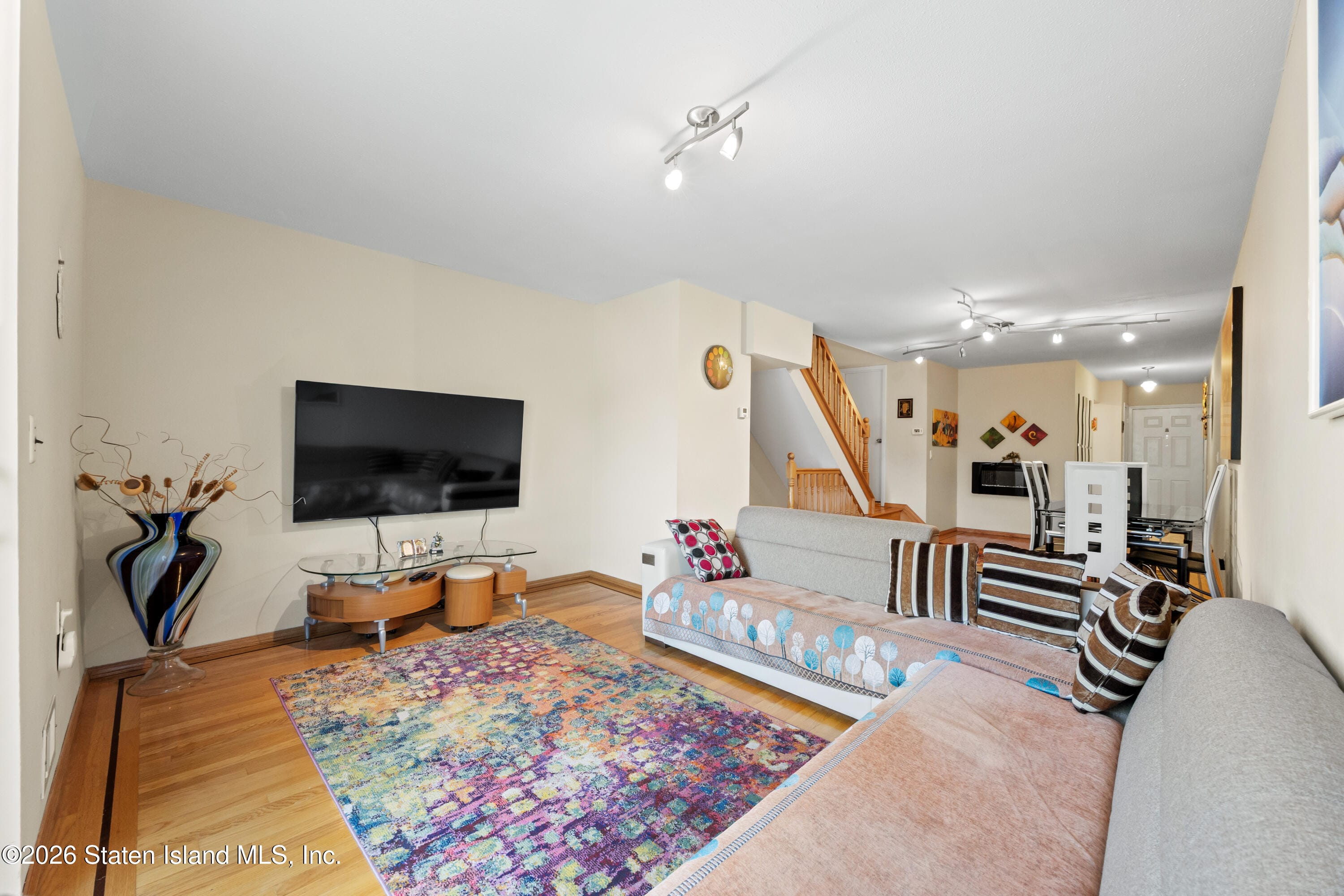 979 W Fingerboard Road Image 5