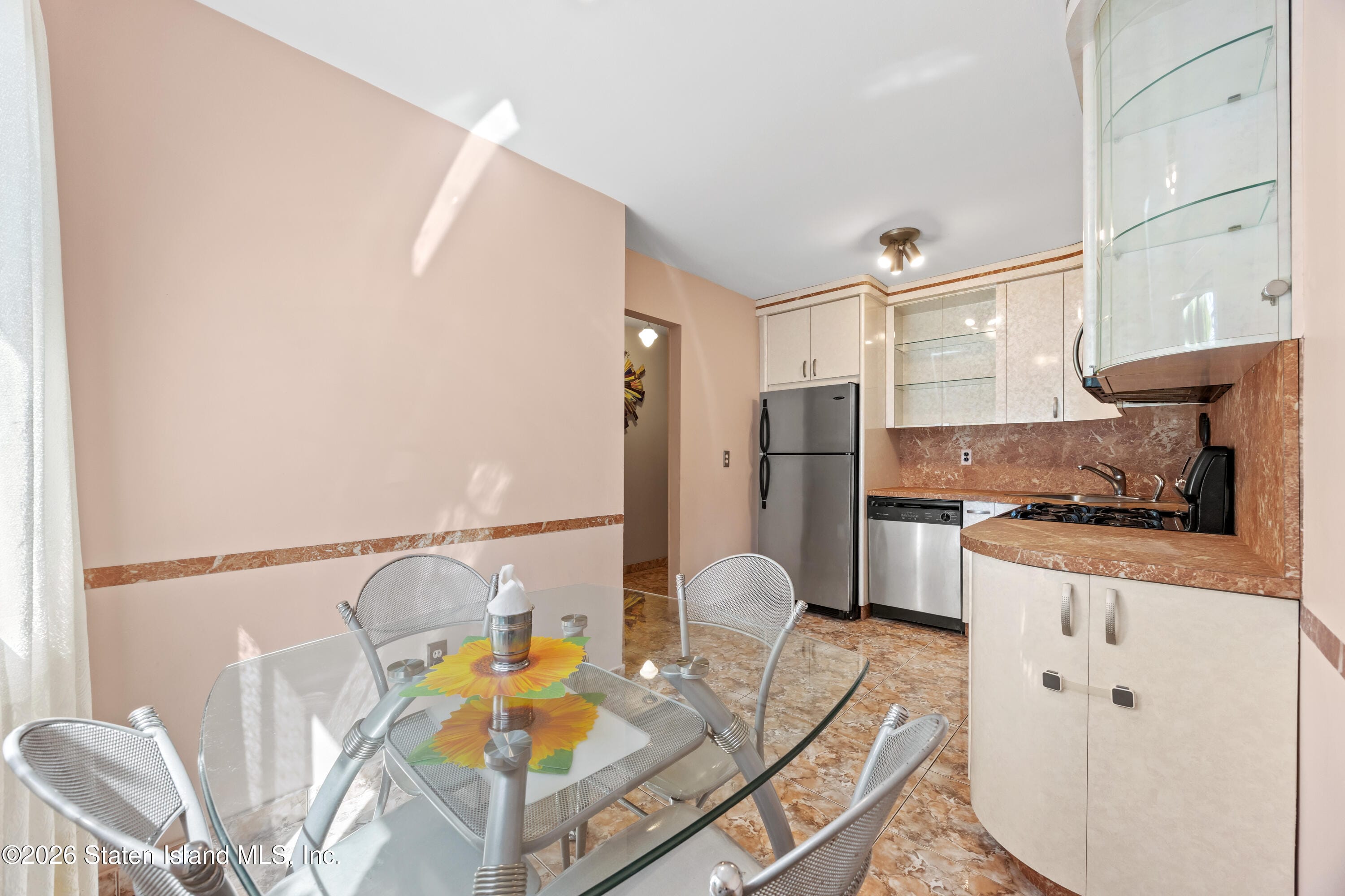 979 W Fingerboard Road, Staten Island, NY, 10304 image 15