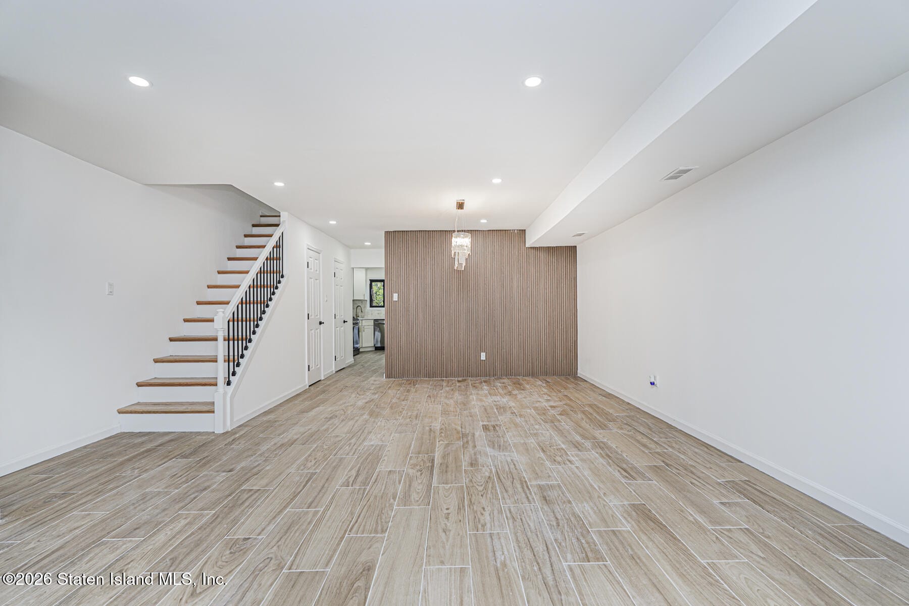 84 Rolling Hill Green Image 4