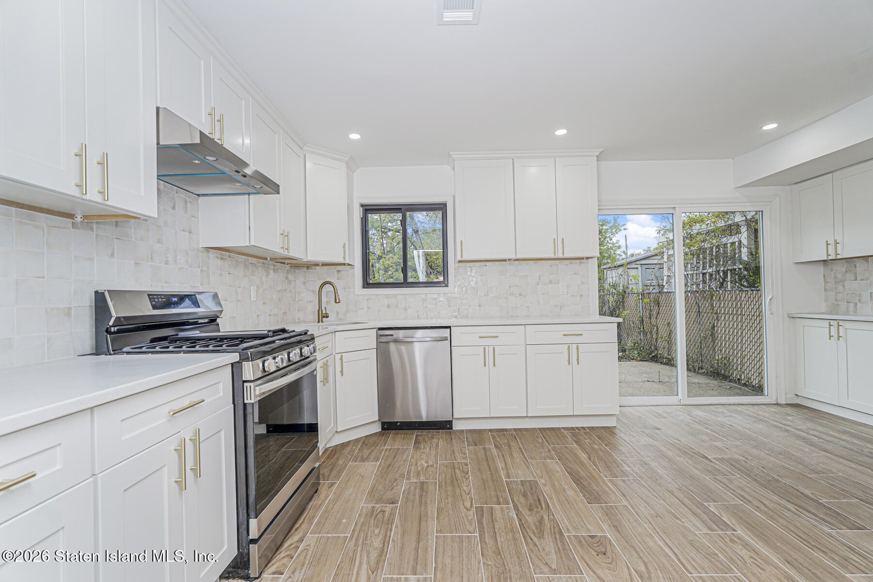 84 Rolling Hill Green, Staten Island, NY, 10312 image 9